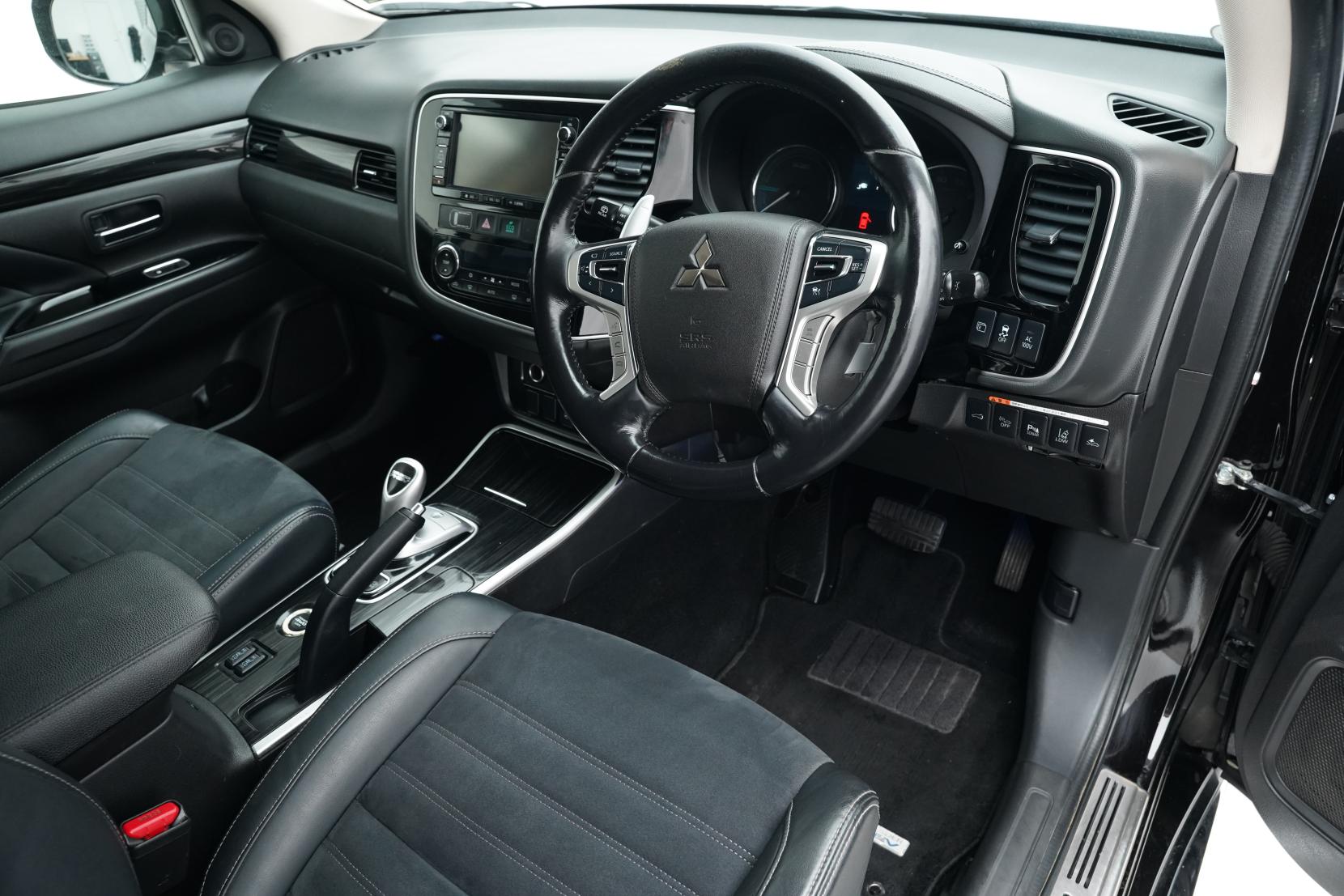 Mitsubishi Outlander 2.0 PHEV G 4wd Facelift Model