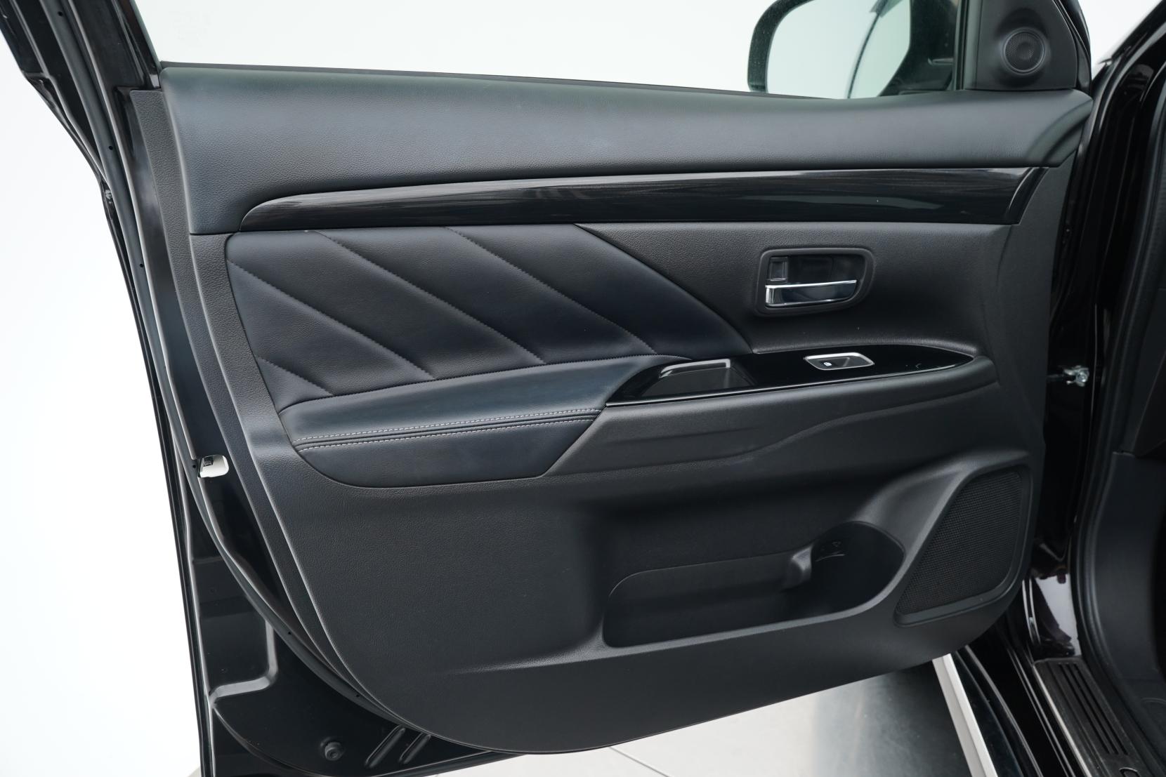 Mitsubishi Outlander 2.0 PHEV G 4wd Facelift Model