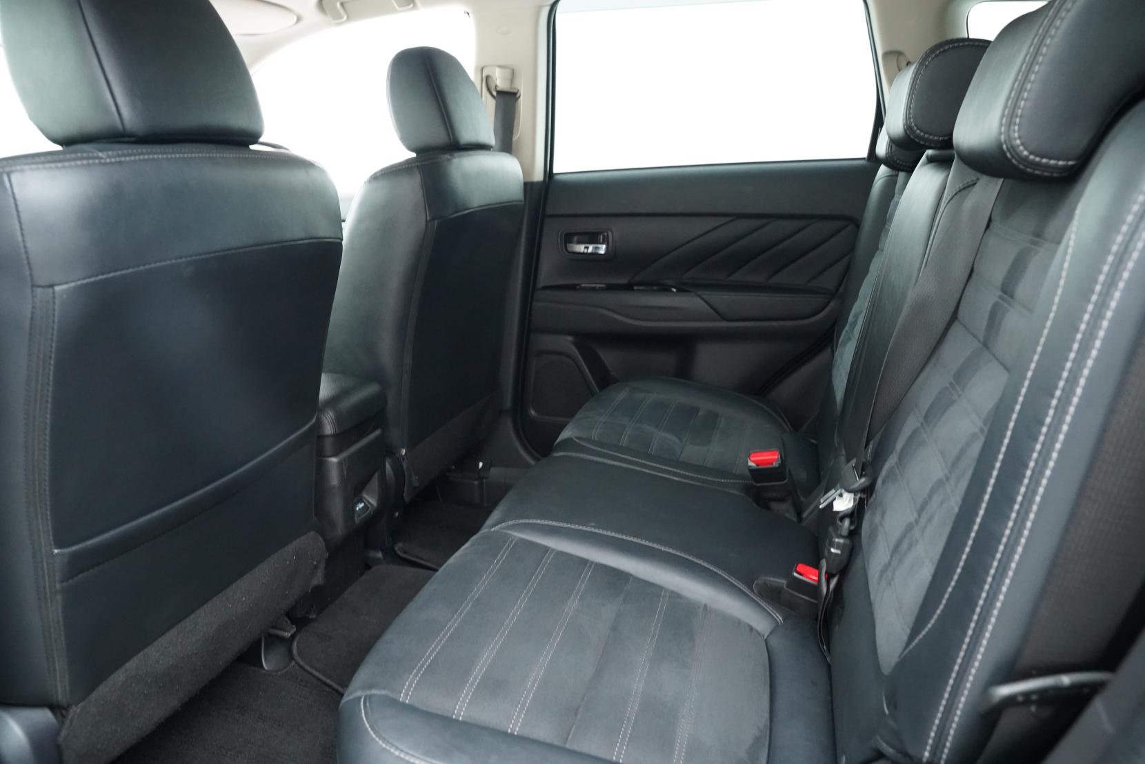 Mitsubishi Outlander 2.0 PHEV G 4wd Facelift Model