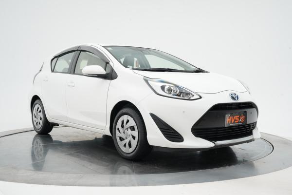 Toyota Aqua 1.5 Hybrid L