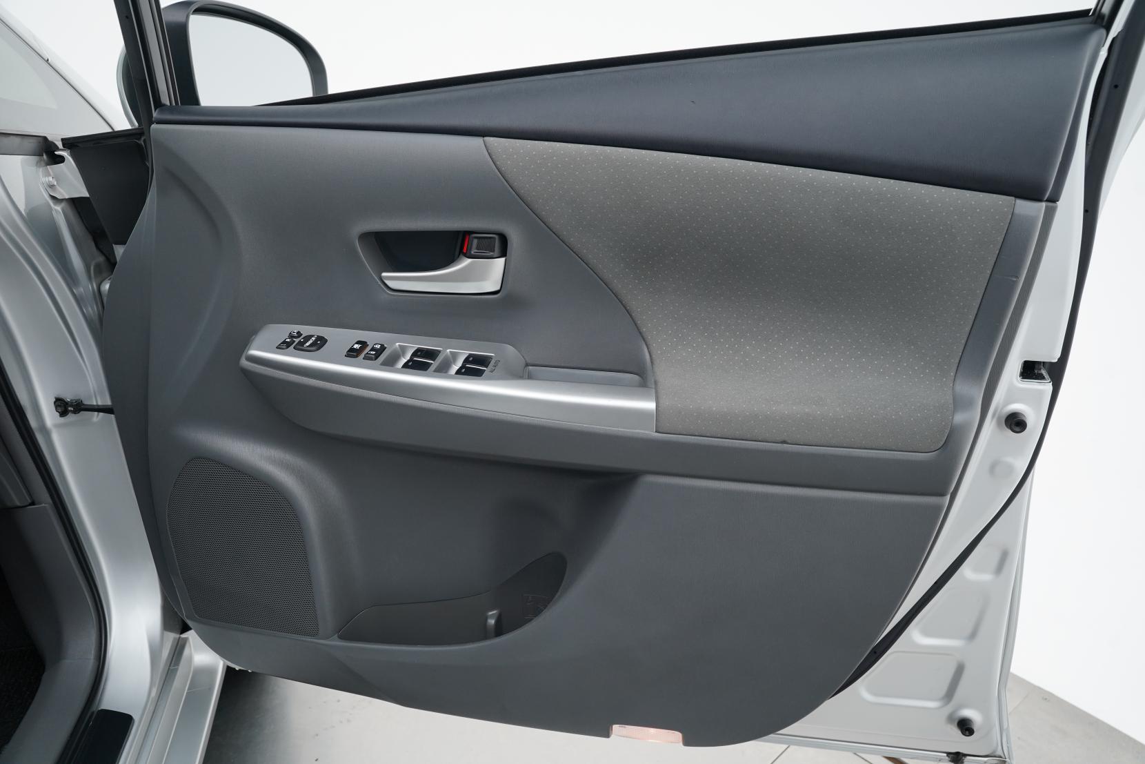 Toyota Prius 1.8 Alpha S 5 Seater