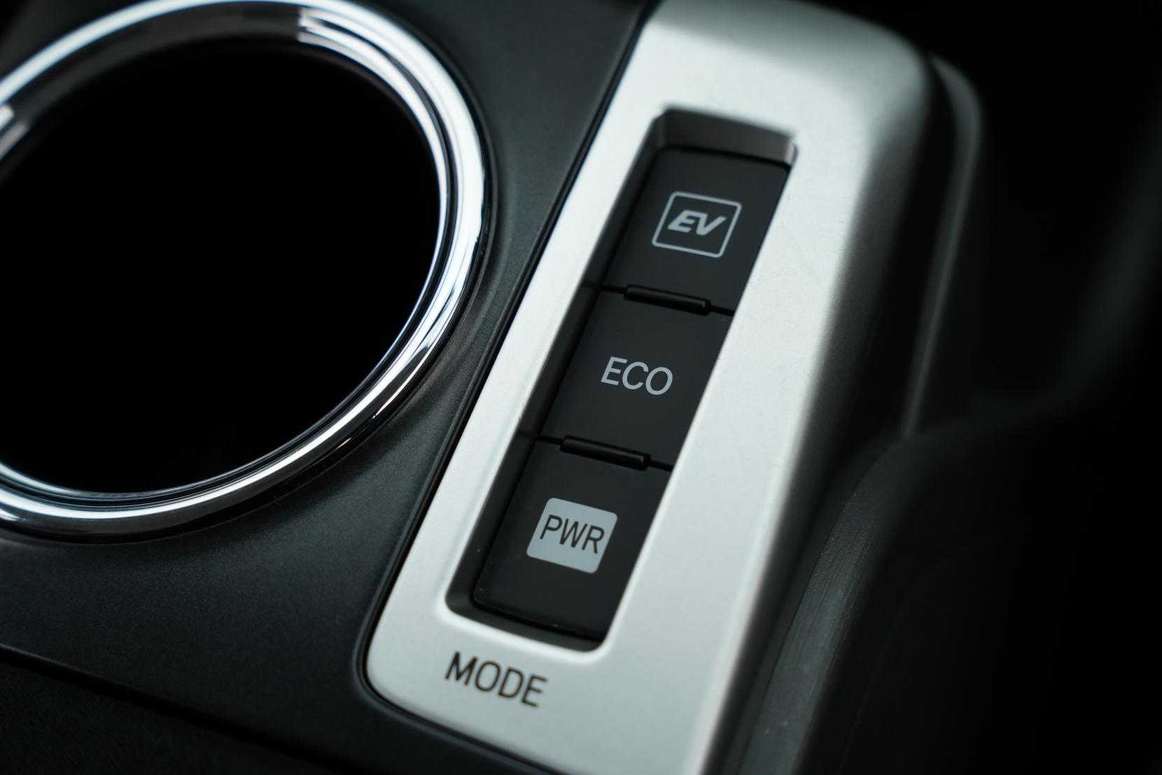 Toyota Prius 1.8 Alpha S 5 Seater