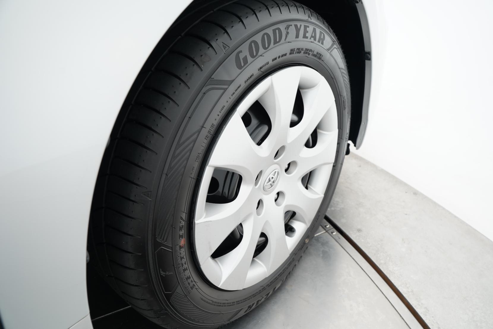 Toyota Prius 1.8 Alpha S 5 Seater