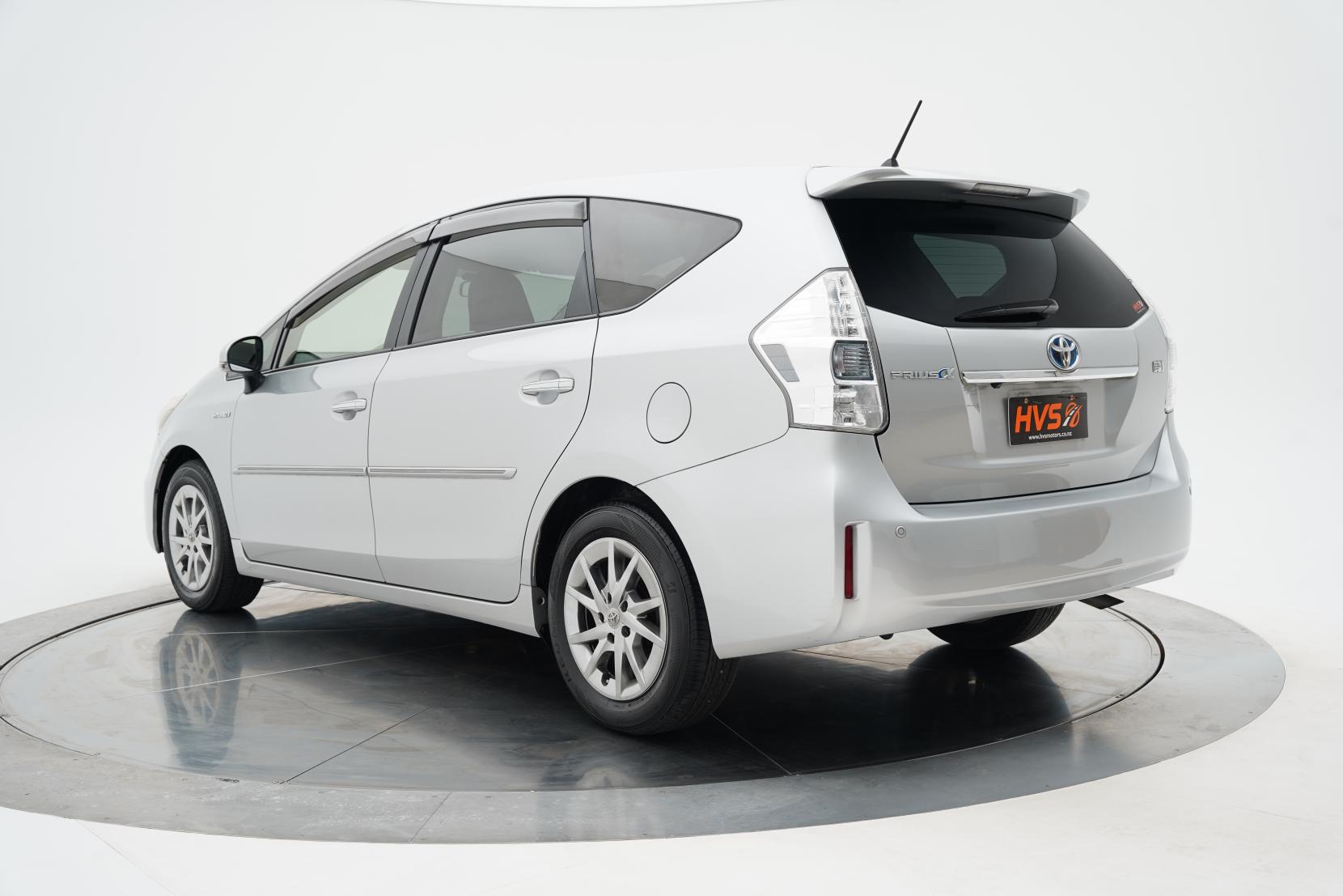 Toyota Prius Alpha S 7 Seater