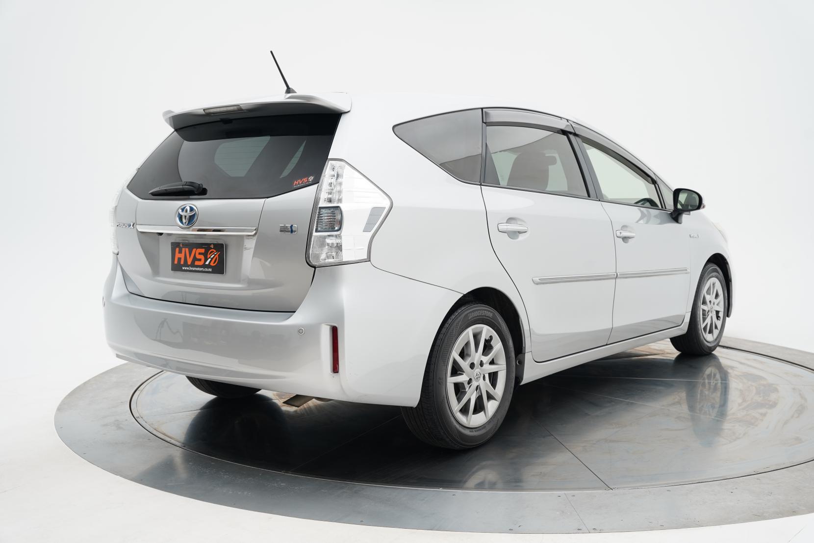 Toyota Prius Alpha S 7 Seater