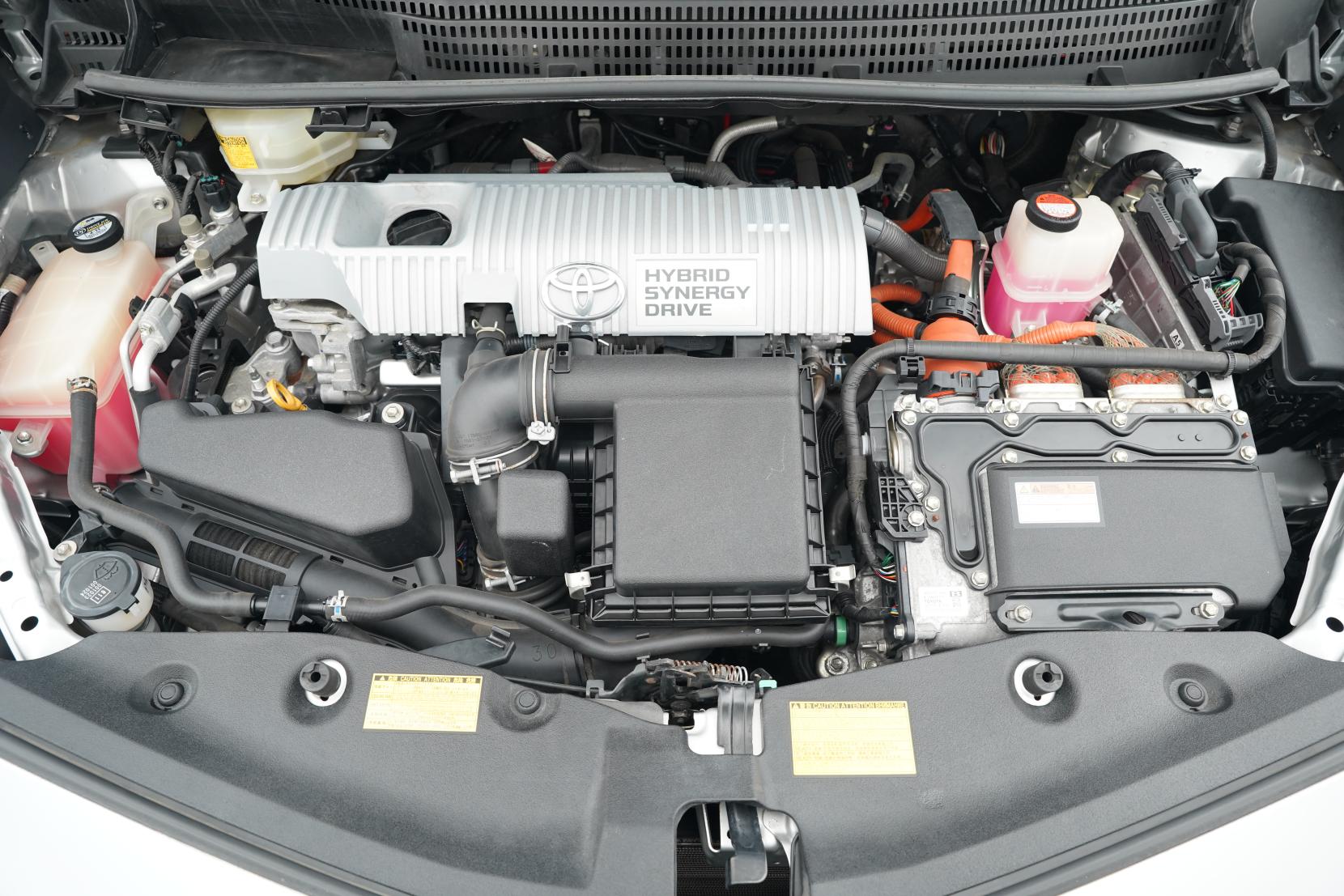 Toyota Prius Alpha S 7 Seater