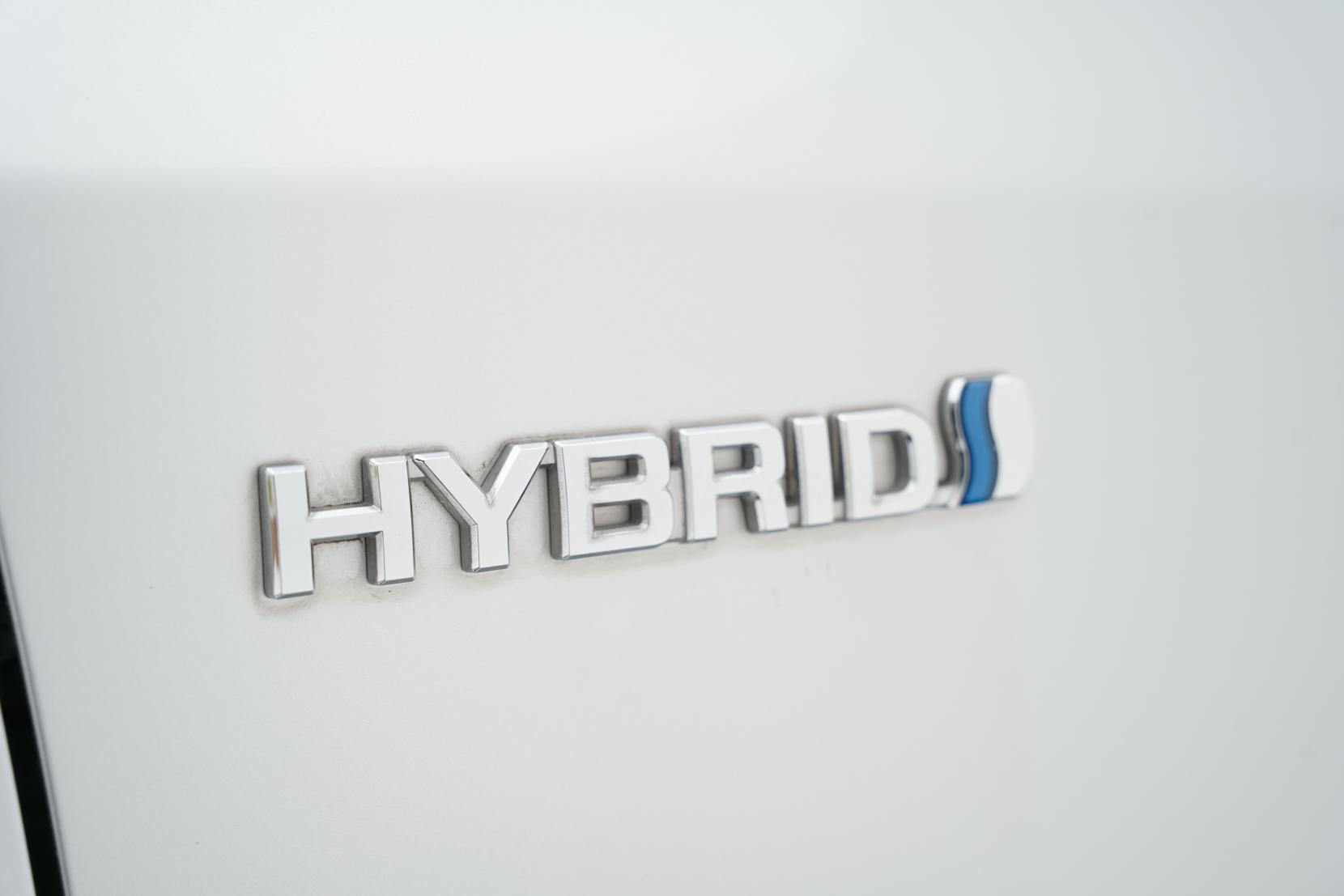 Toyota Prius Alpha S 7 Seater