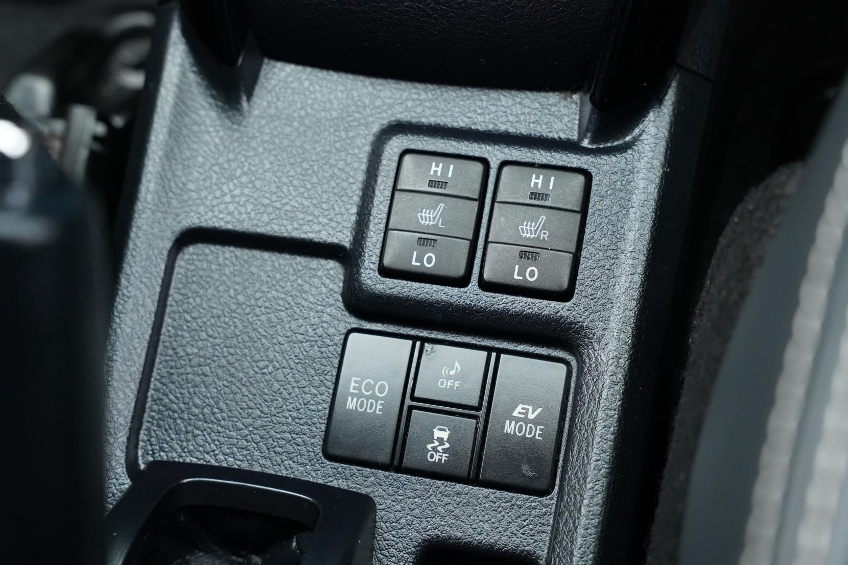 Toyota Corolla 1.5 Fielder Hybrid G WXB