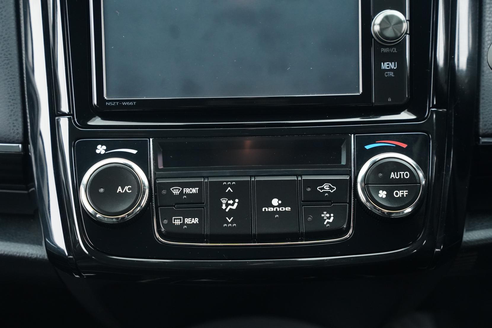 Toyota Corolla 1.5 Fielder Hybrid G WXB