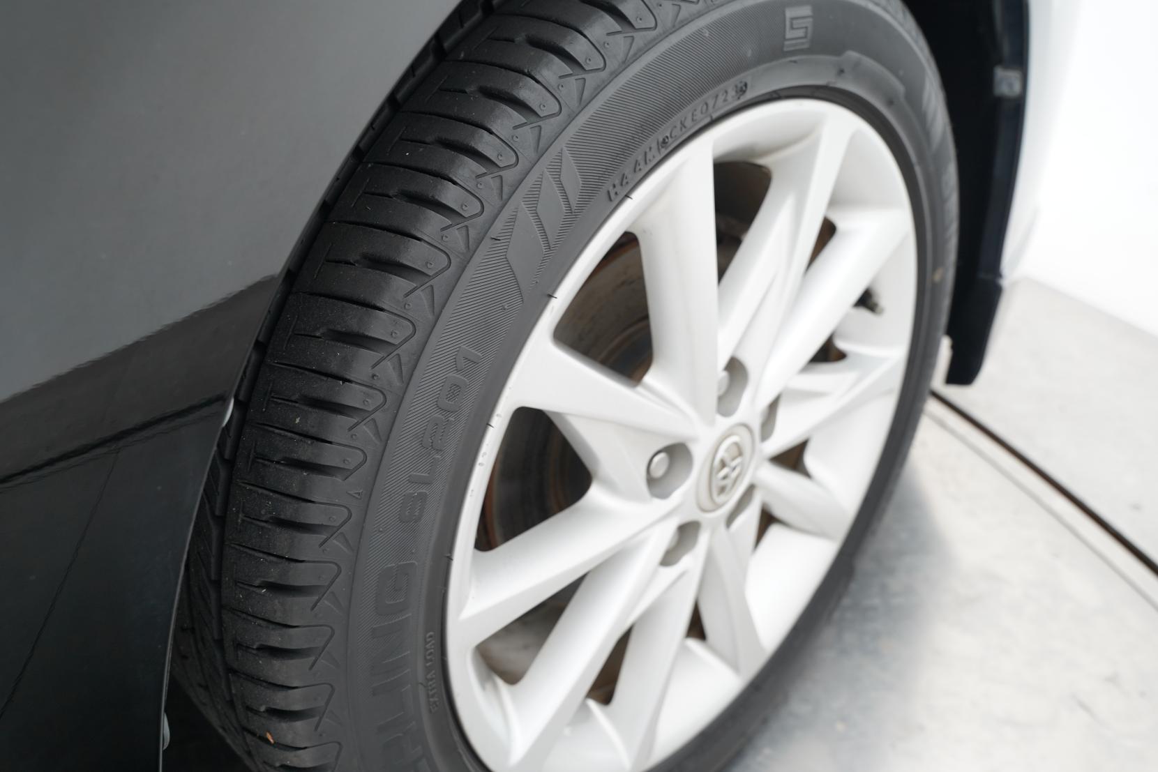 Toyota Prius 1.8 Alpha S 7 Seater