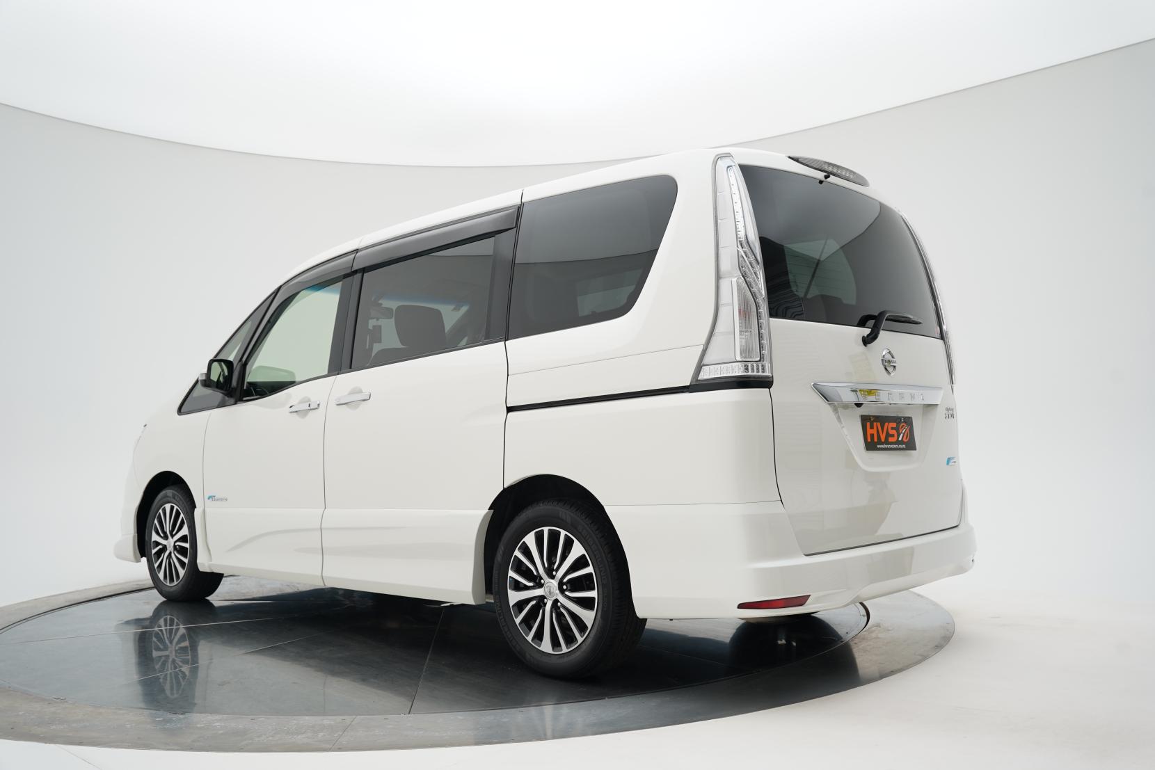 Nissan Serena 2.0 Hybrid Highway Star V Selection