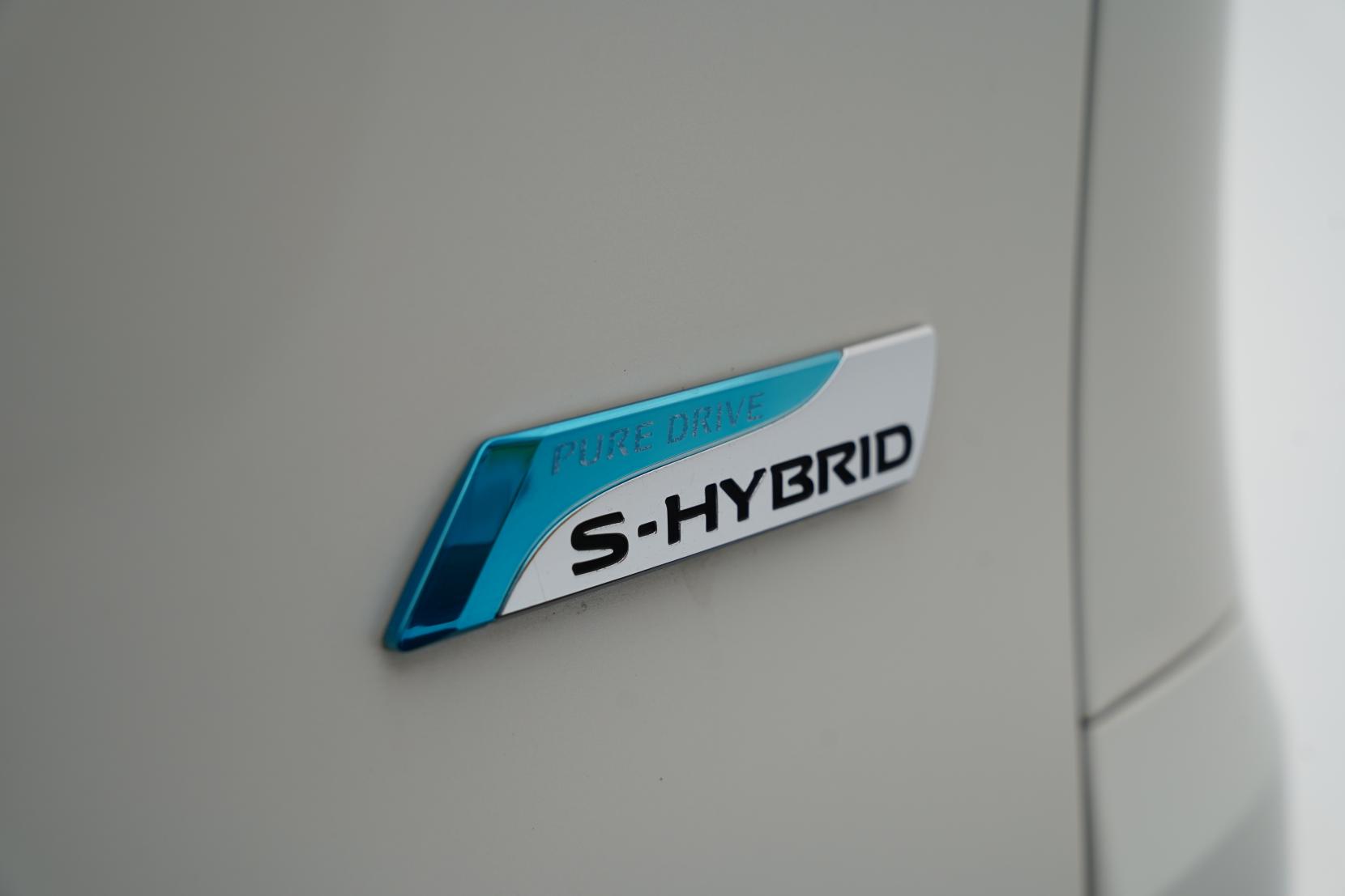 Nissan Serena 2.0 Hybrid Highway Star V Selection
