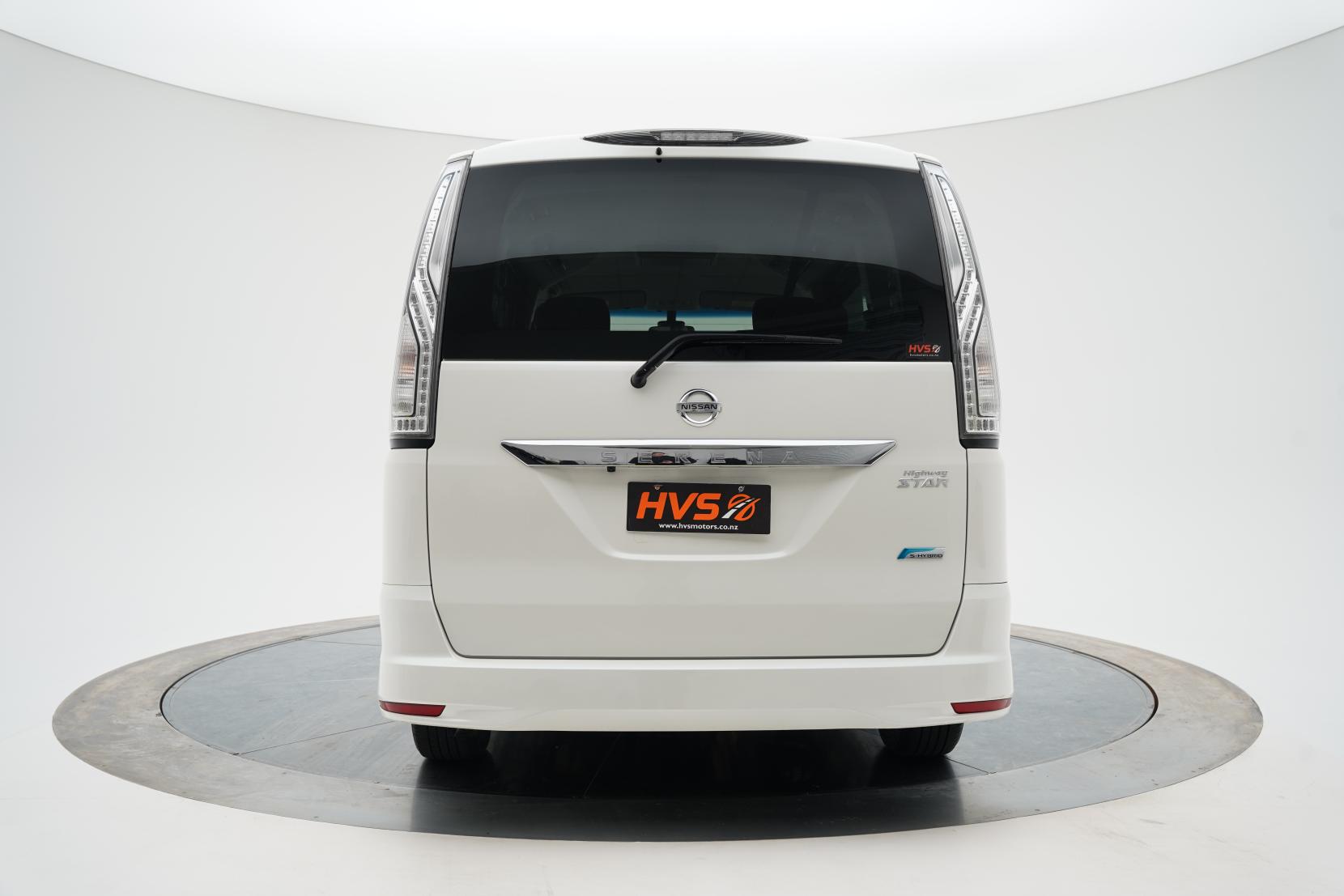 Nissan Serena 2.0 Hybrid Highway Star V Selection