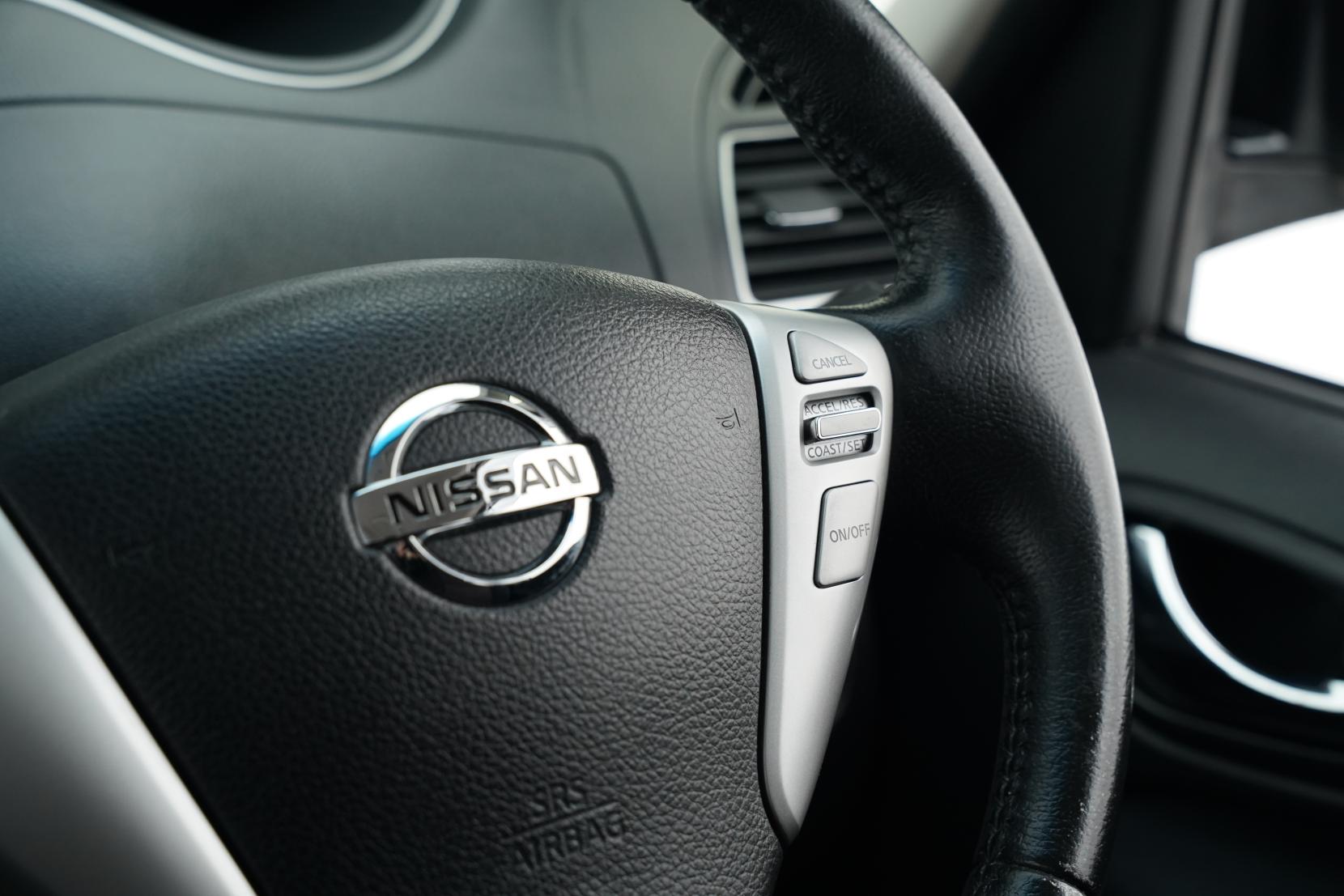 Nissan Serena 2.0 Hybrid Highway Star V Selection