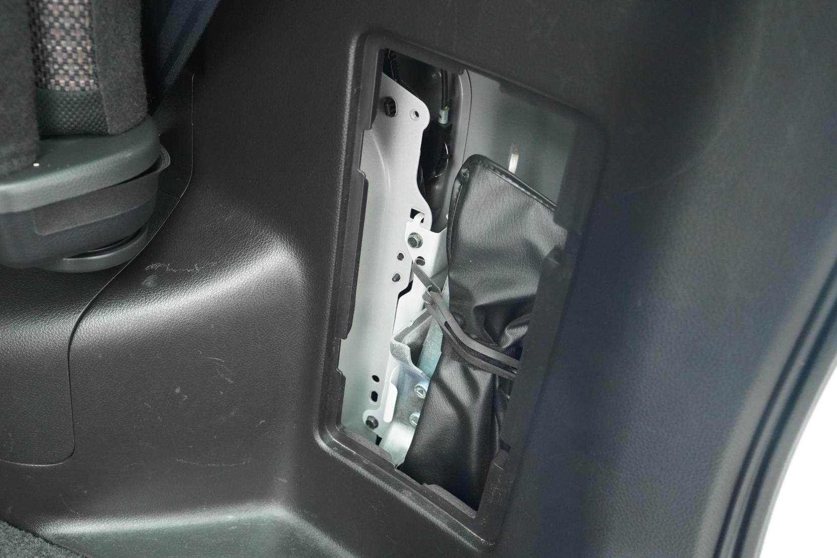 Nissan Serena 2.0 Hybrid Highway Star V Selection
