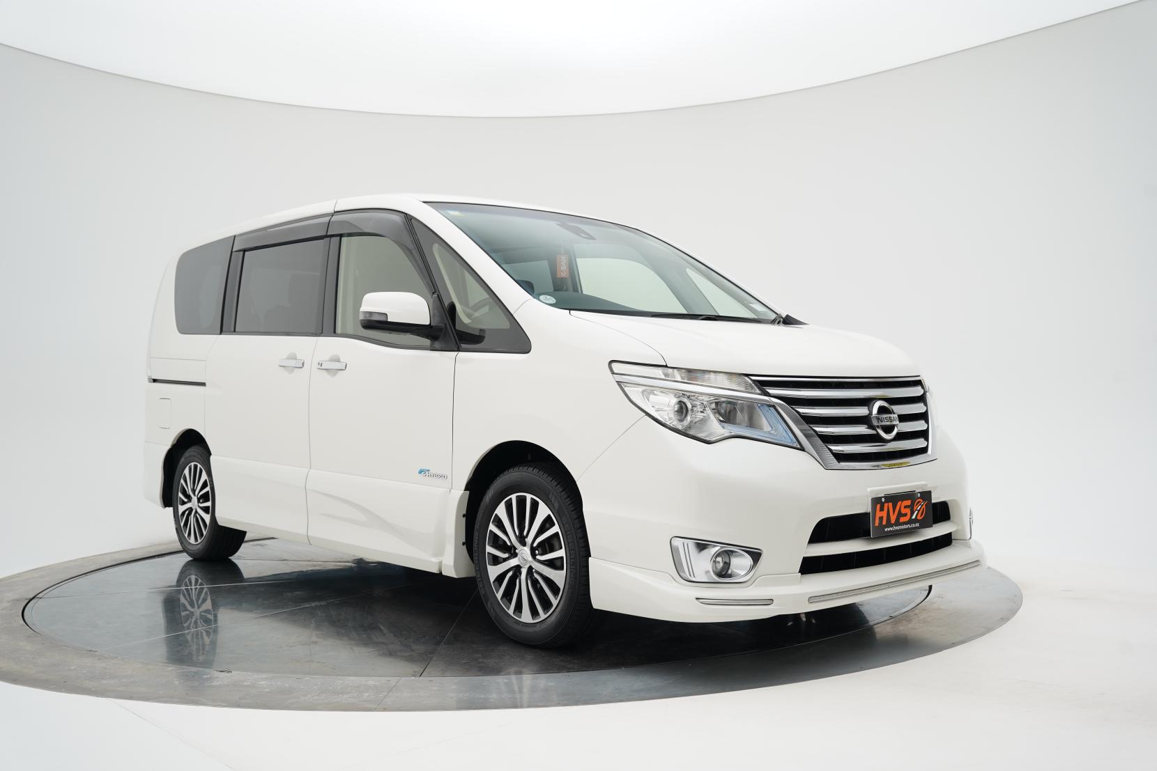Nissan Serena 2.0 Hybrid Highway Star V Selection