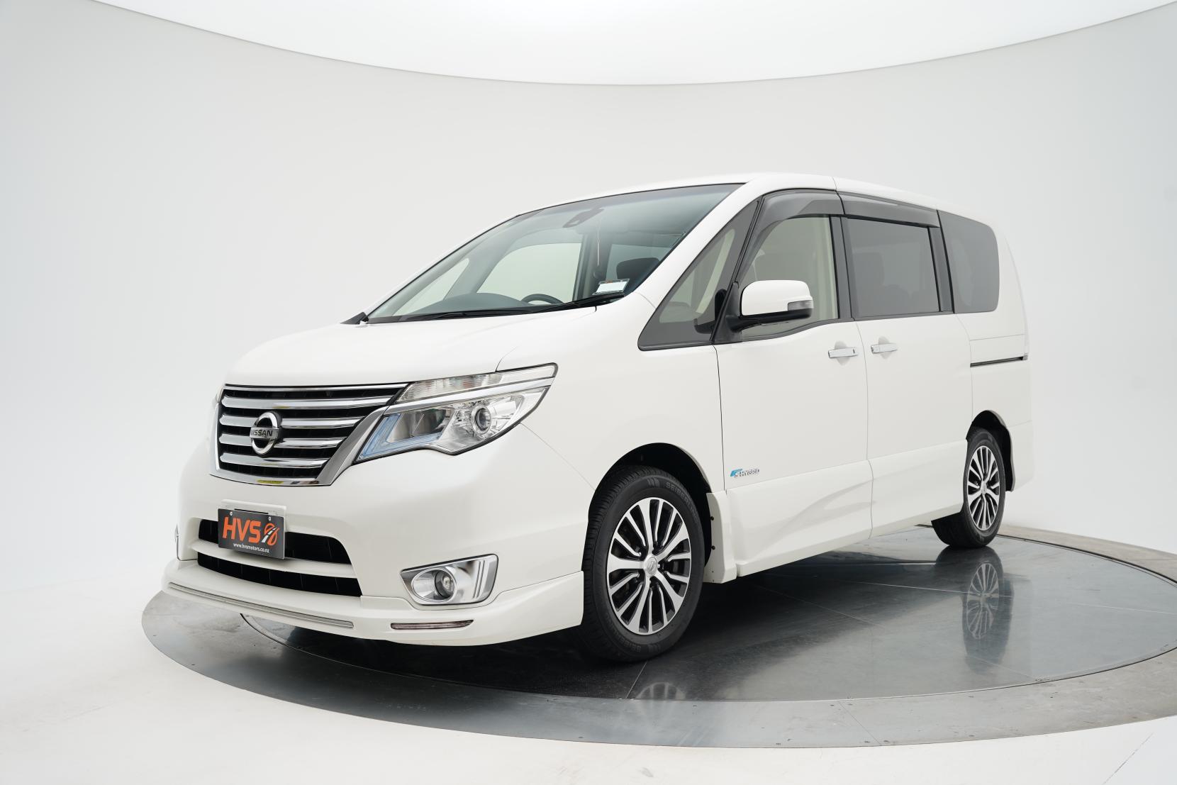 Nissan Serena 2.0 Hybrid Highway Star V Selection