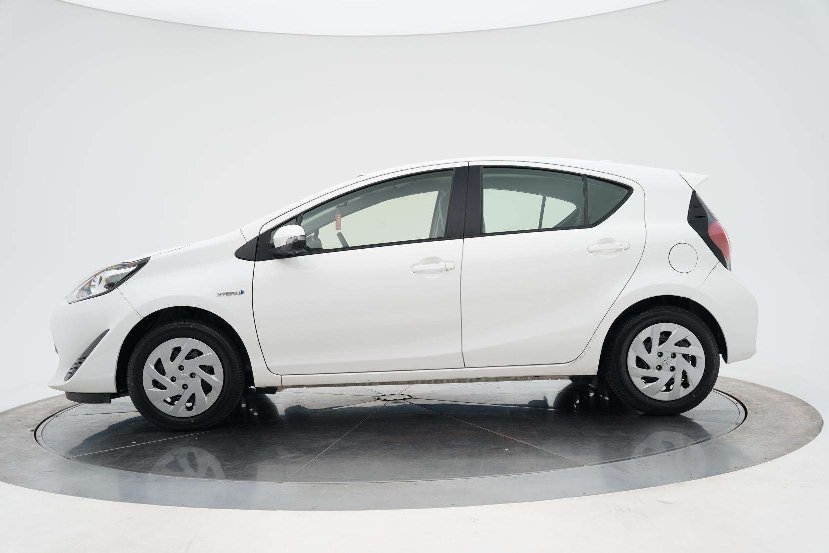 Toyota Aqua 1.5 Aqua II (facelift 2025) L