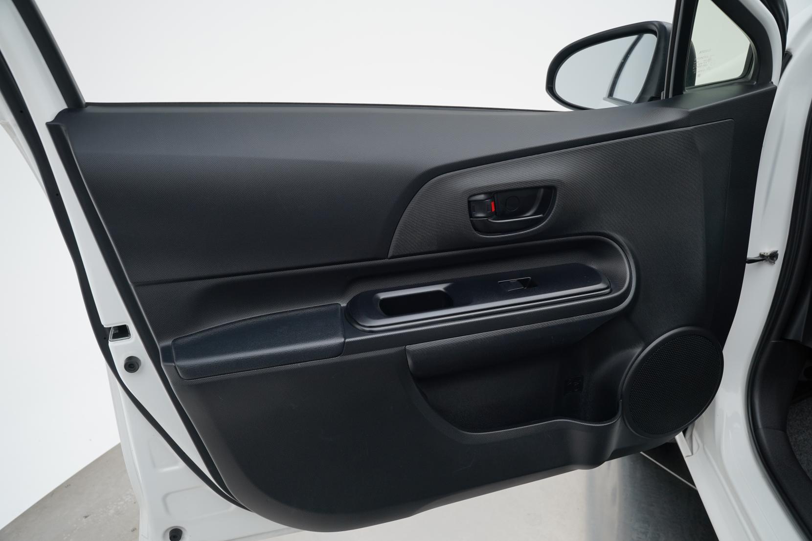 Toyota Aqua 1.5 Aqua II (facelift 2025) L