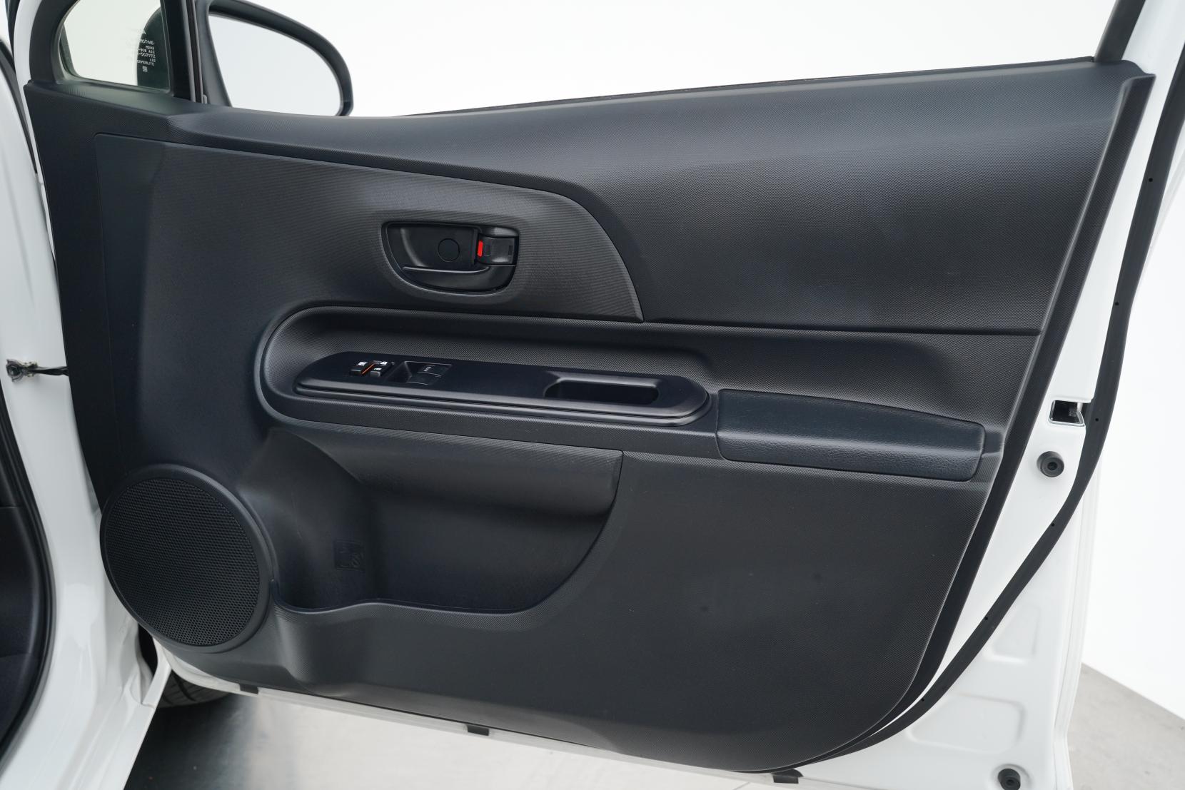 Toyota Aqua 1.5 Aqua II (facelift 2025) L