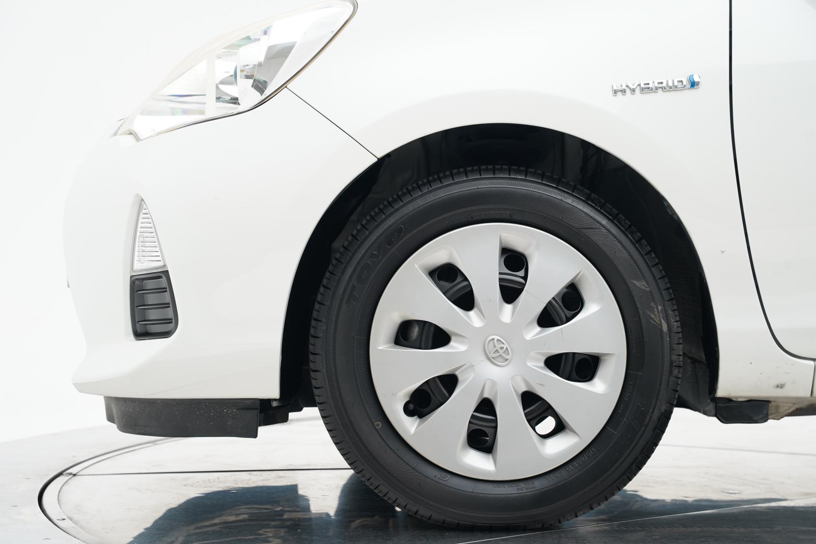 Toyota Aqua 1.5 G LEATHER PACKAGE