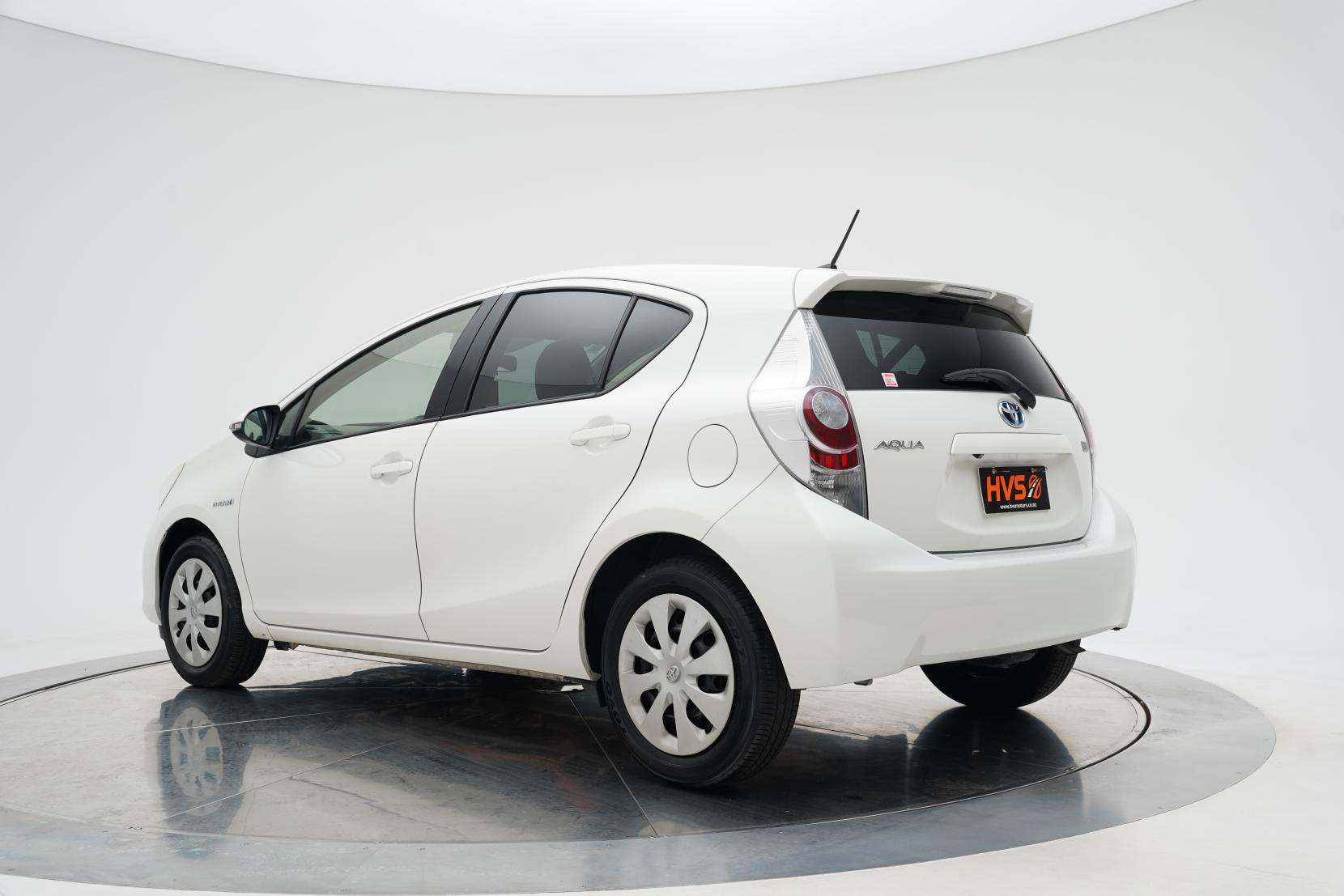 Toyota Aqua 1.5 G LEATHER PACKAGE