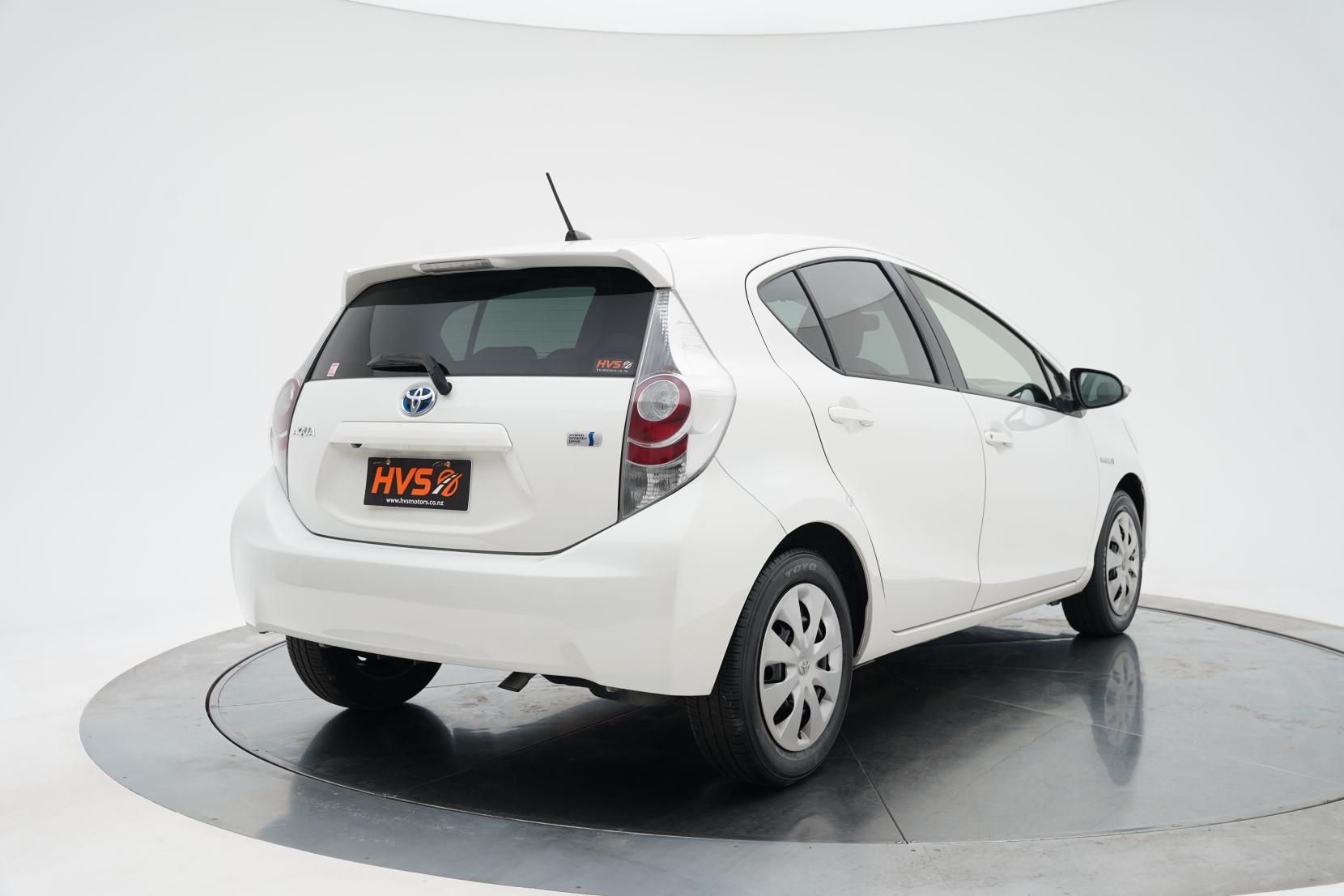 Toyota Aqua 1.5 G LEATHER PACKAGE