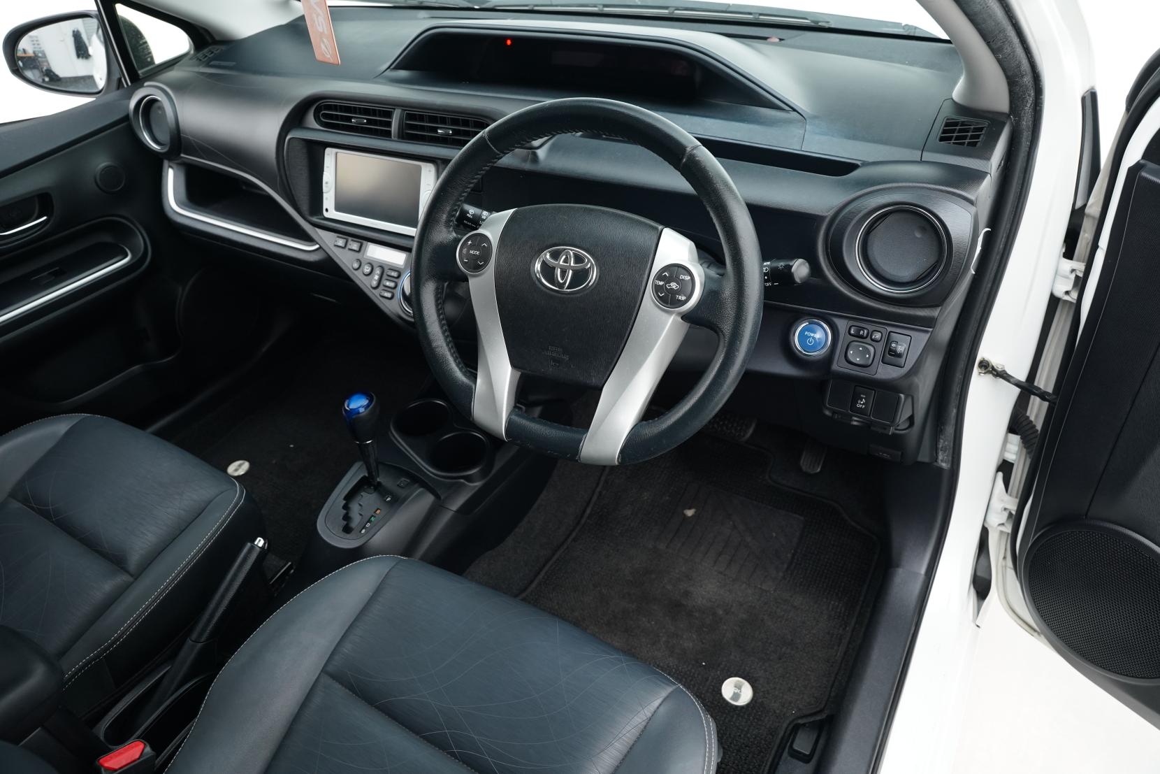 Toyota Aqua 1.5 G LEATHER PACKAGE
