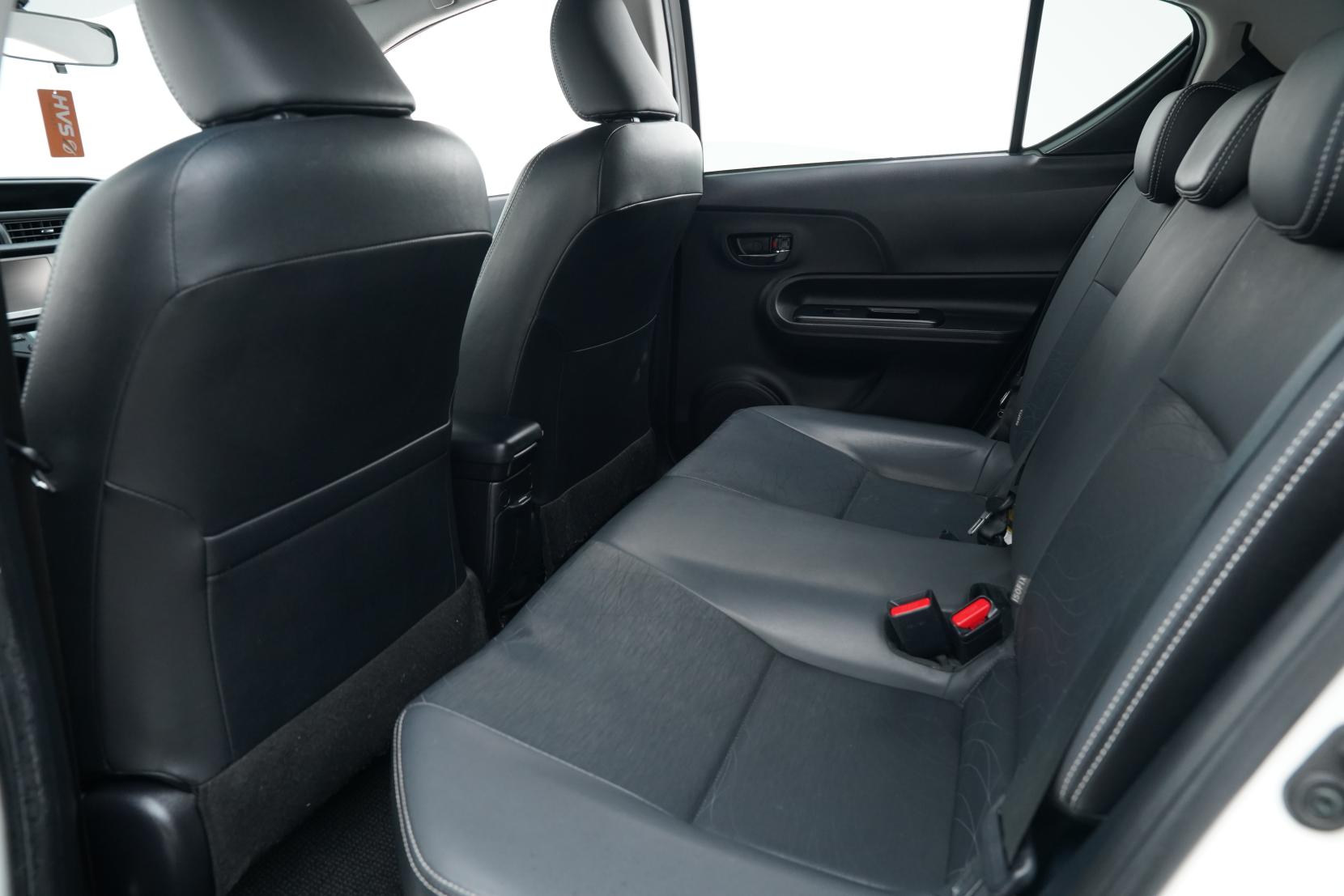 Toyota Aqua 1.5 G LEATHER PACKAGE