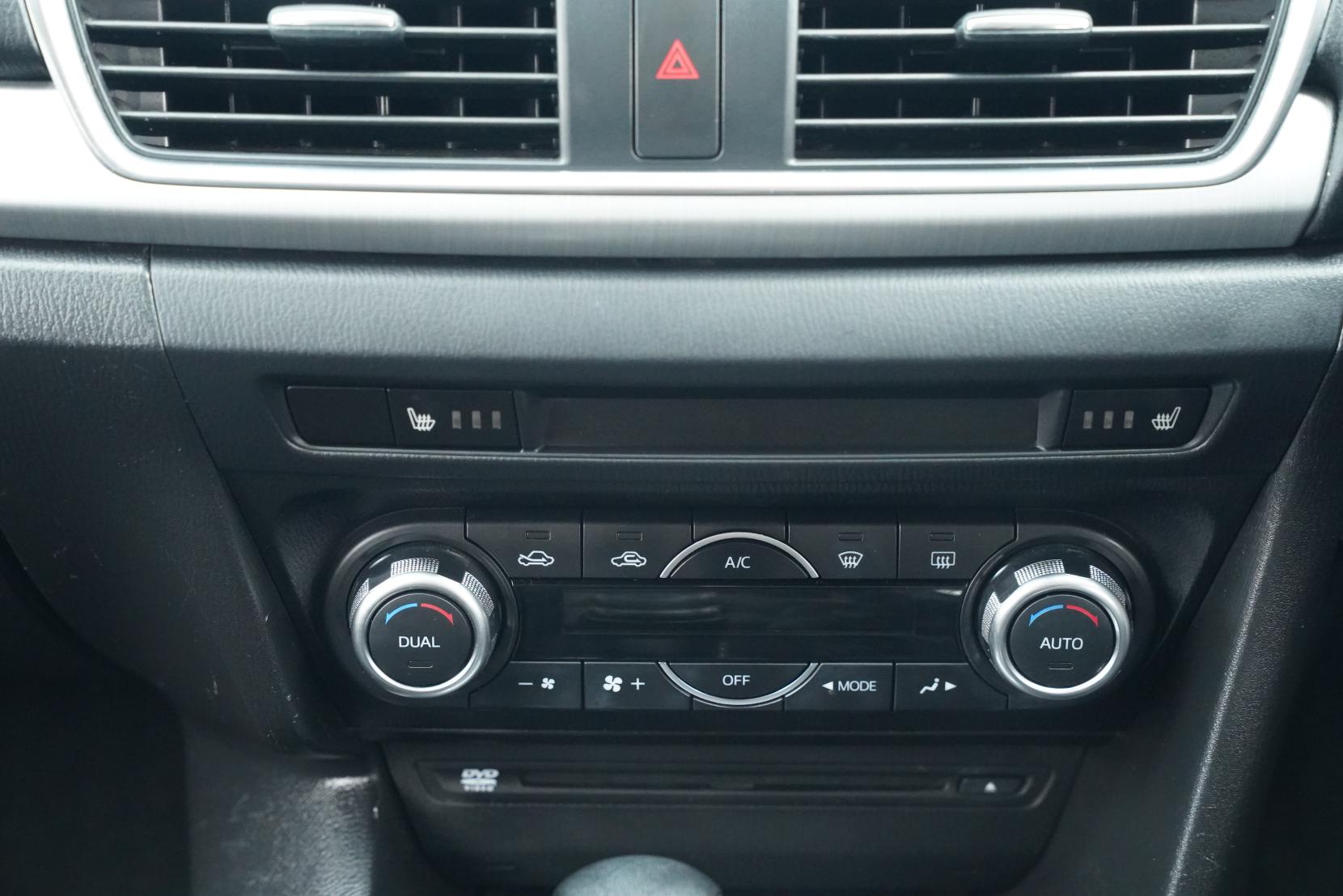 Mazda Axela SPORTS 20 S TOURING
