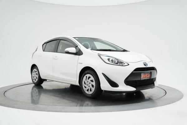Toyota Aqua 1.5 S FACELIFT