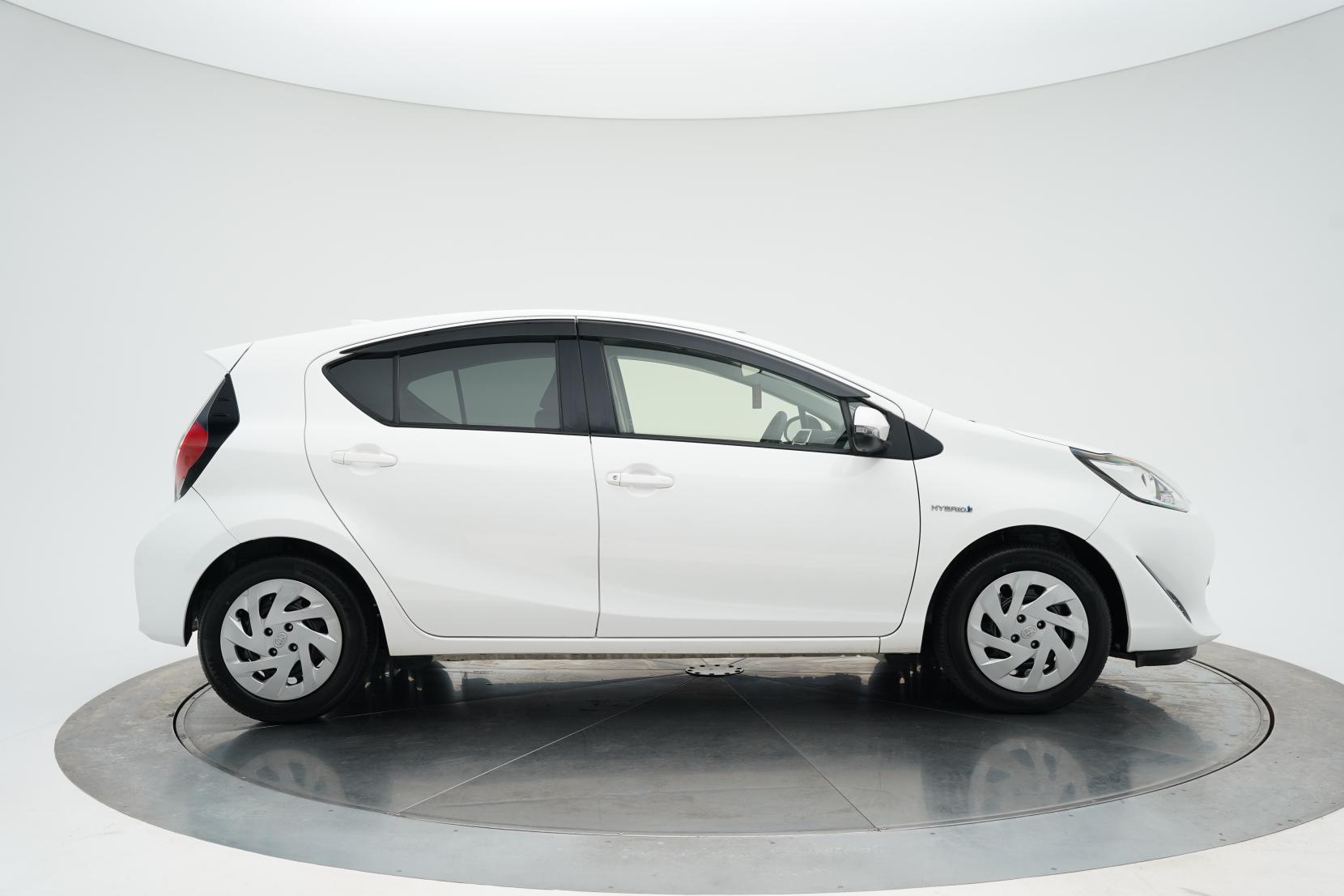 Toyota Aqua 1.5 S FACELIFT