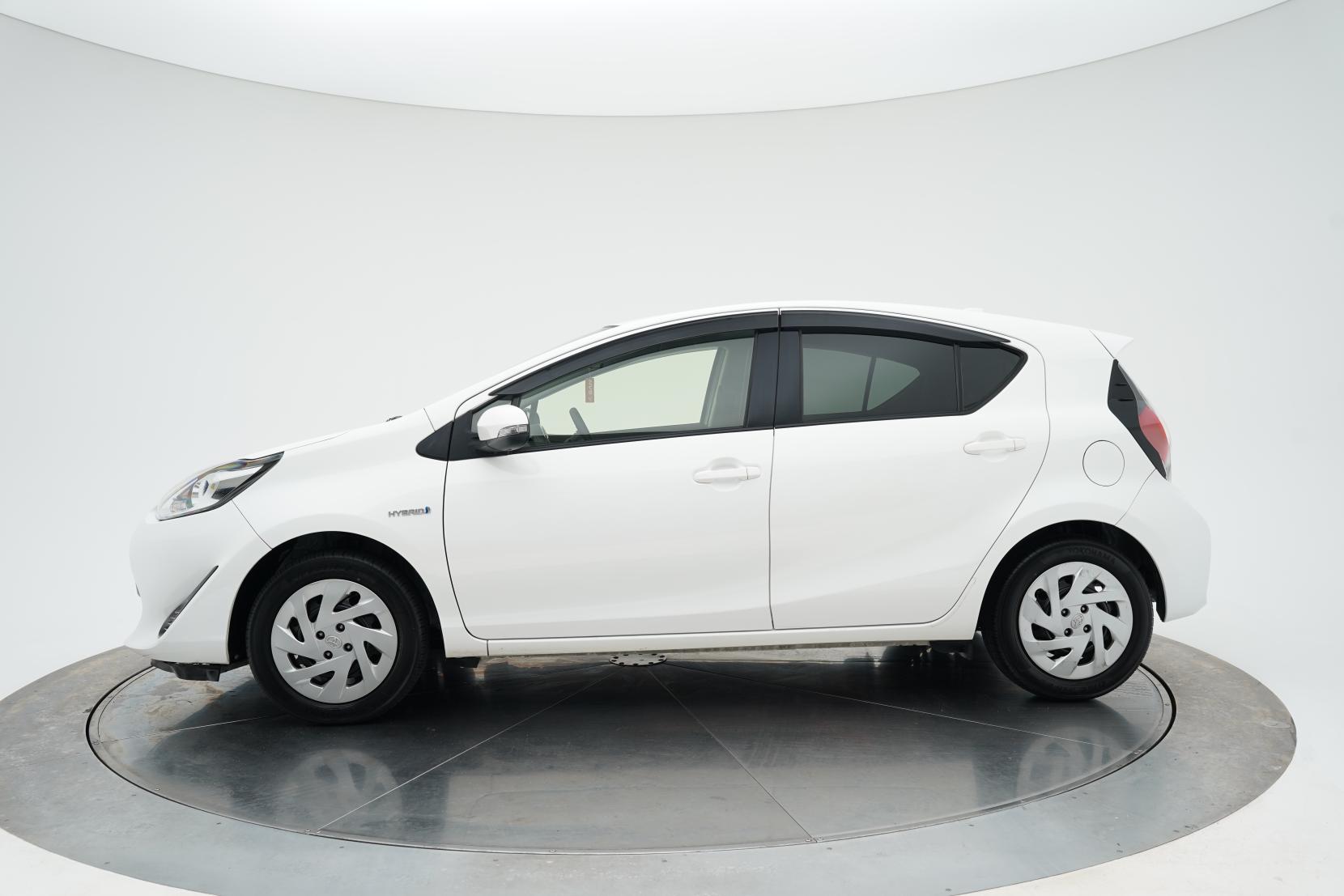 Toyota Aqua 1.5 S FACELIFT