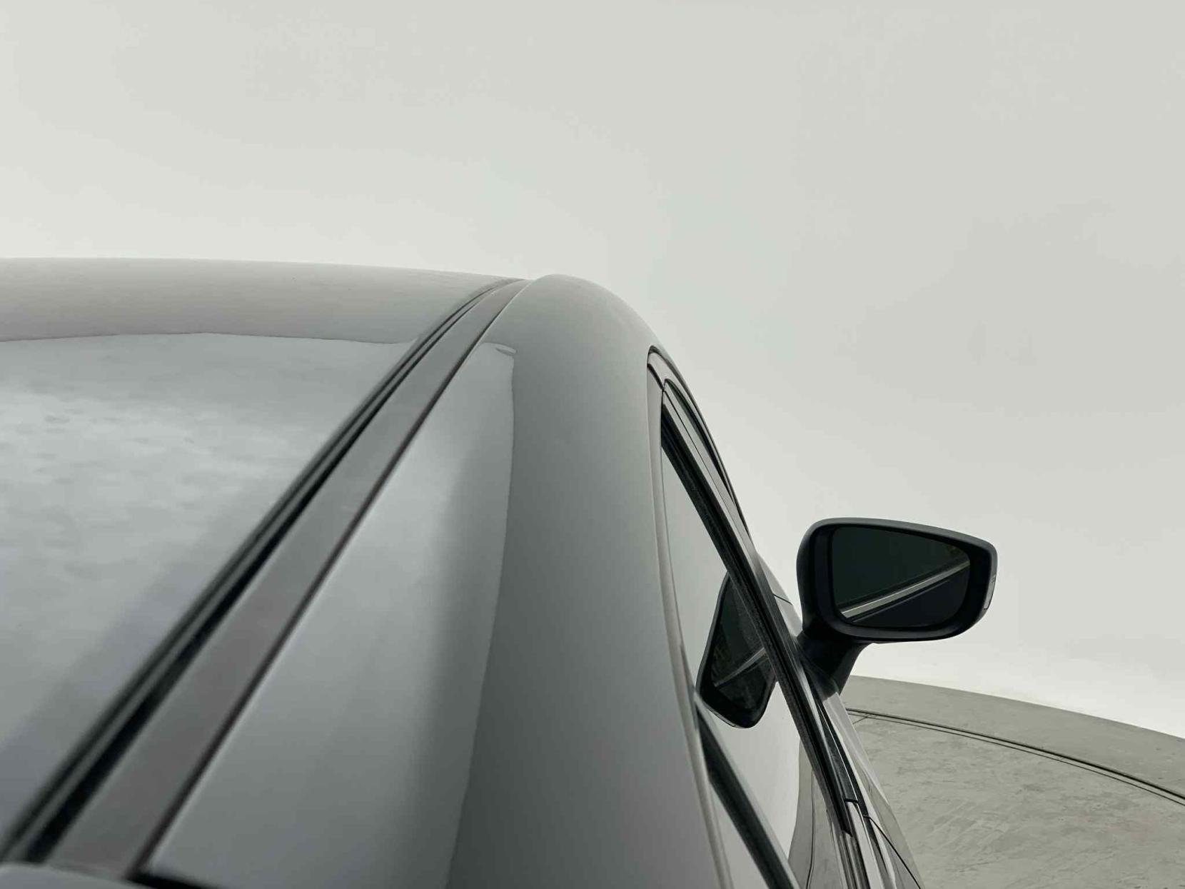 Mazda Axela 2.0 20S Touring