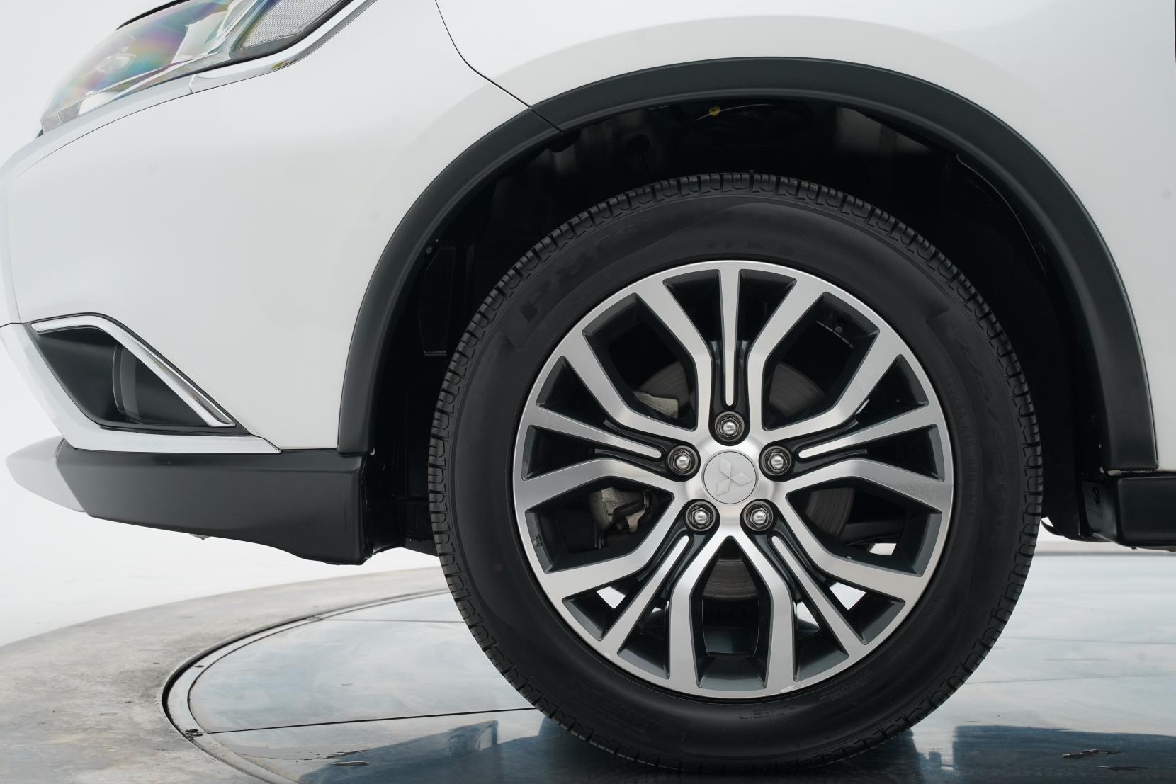 Mitsubishi Outlander 2.4 24G 4WD 7 Seater