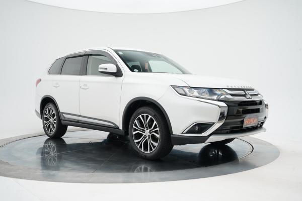 Mitsubishi Outlander 2.4 24G 4WD 7 Seater