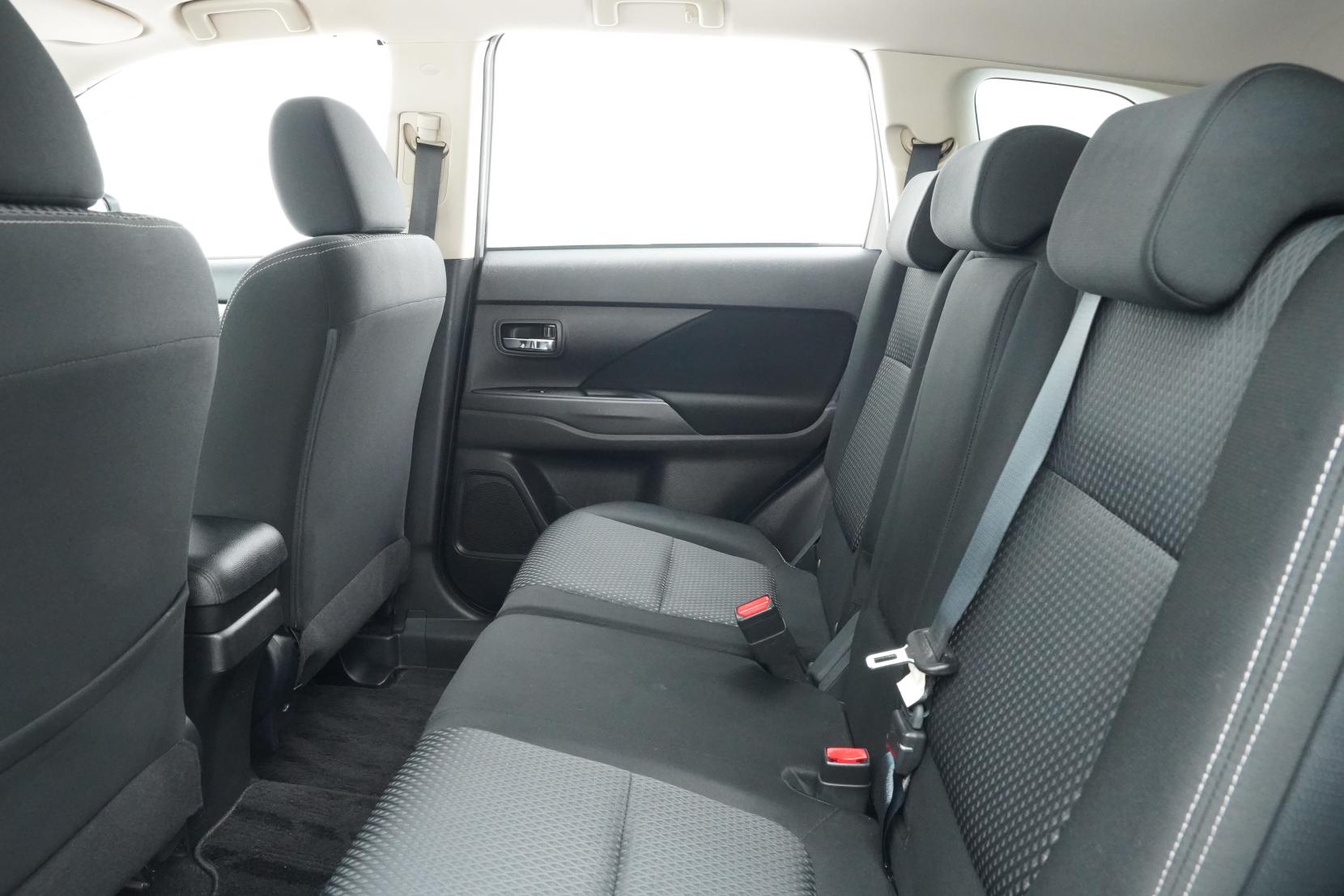 Mitsubishi Outlander 2.4 24G 4WD 7 Seater