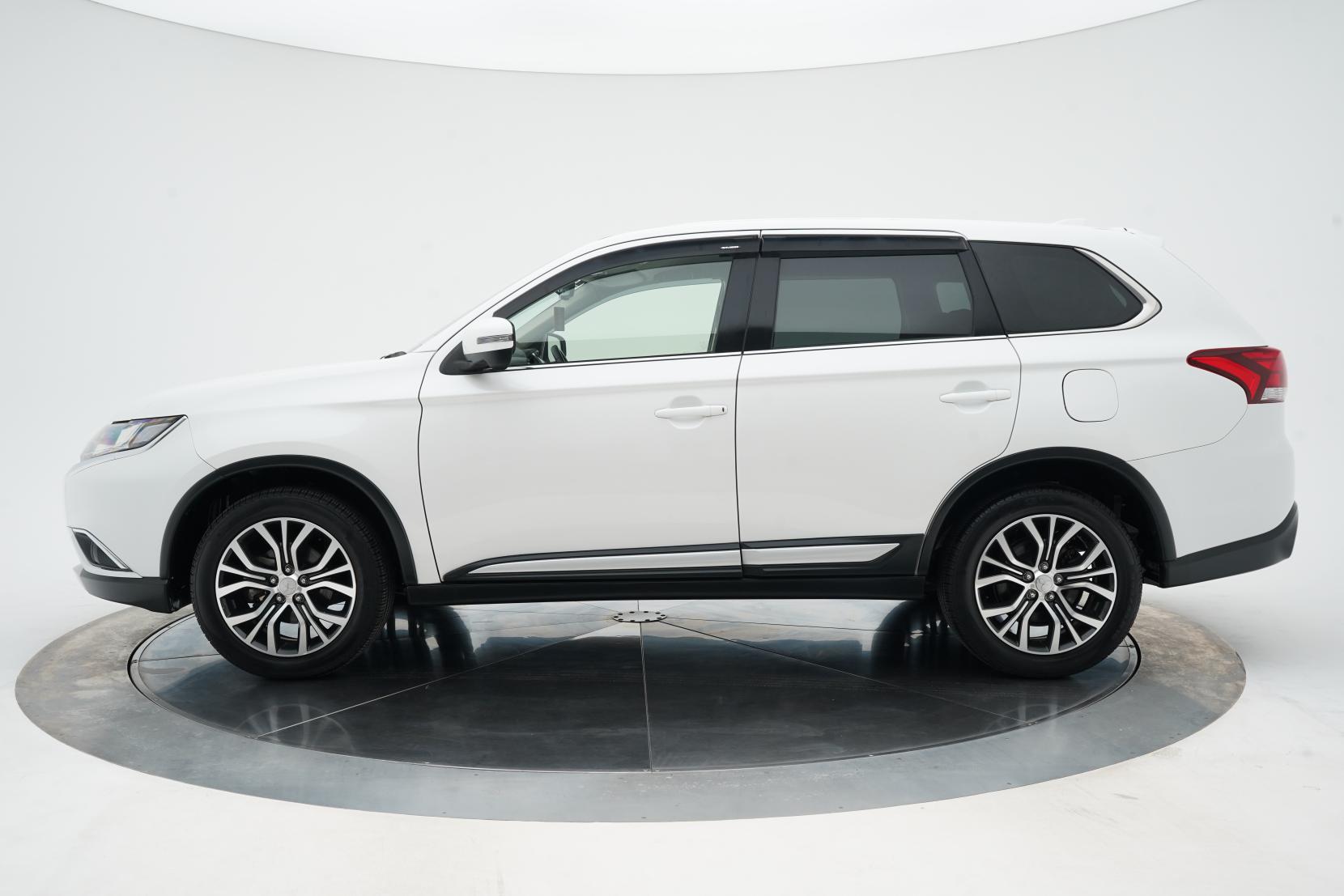 Mitsubishi Outlander 2.4 24G 4WD 7 Seater