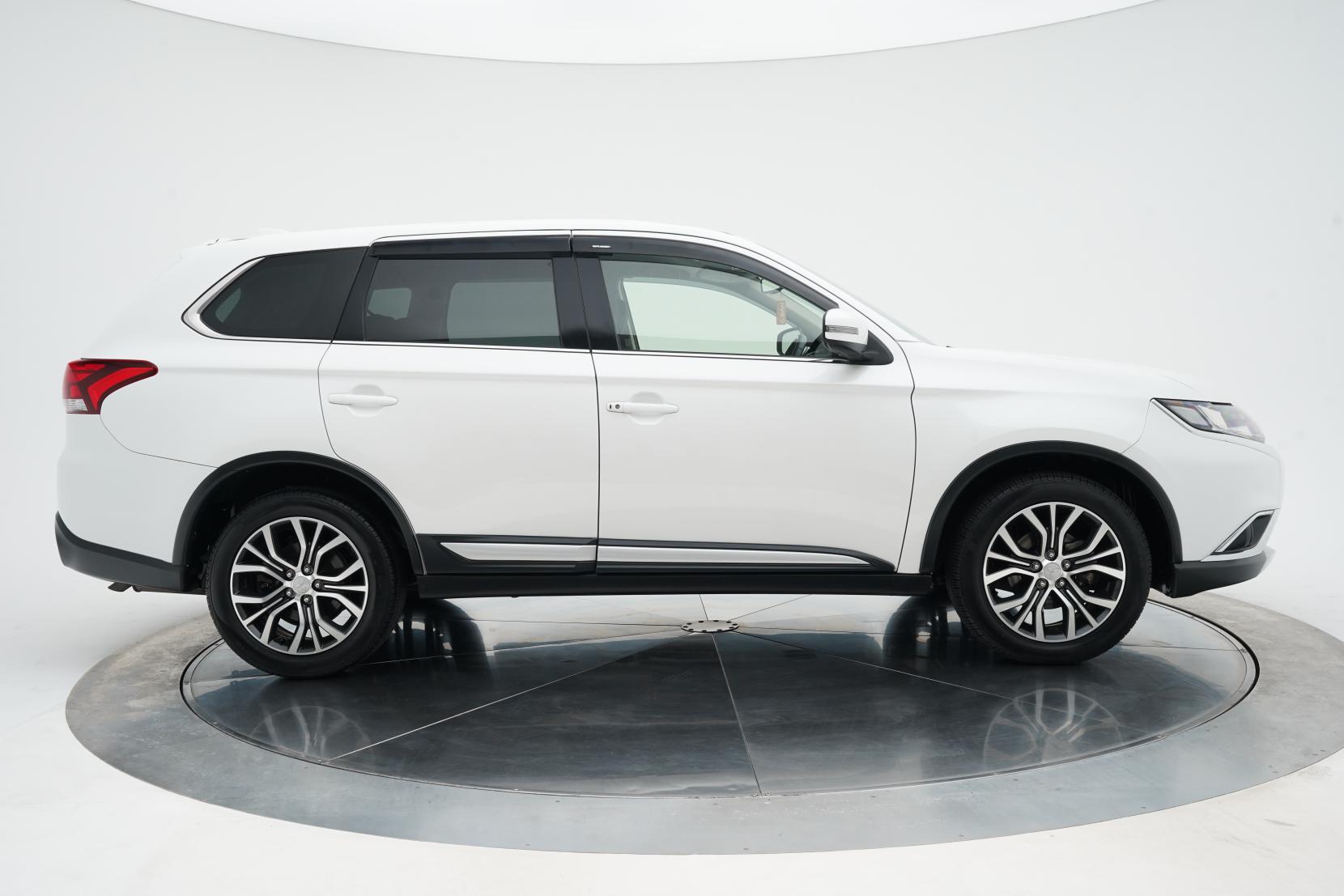 Mitsubishi Outlander 2.4 24G 4WD 7 Seater