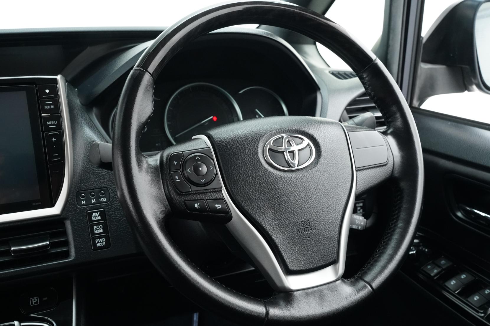 Toyota Esquire 1.8 HYBRID GI