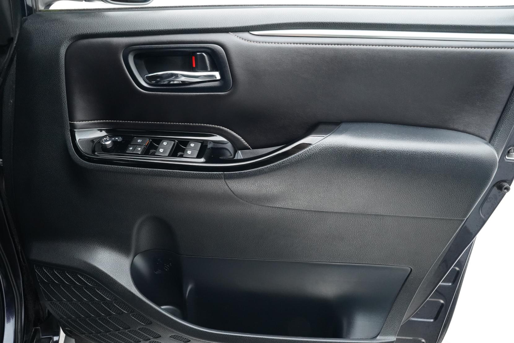 Toyota Esquire 1.8 HYBRID GI