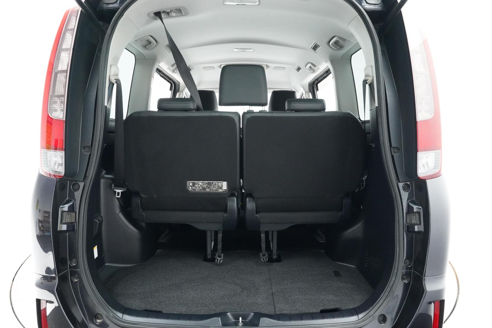 Toyota Esquire 1.8 HYBRID GI