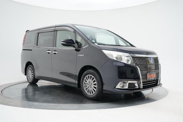 Toyota Esquire 1.8 HYBRID GI