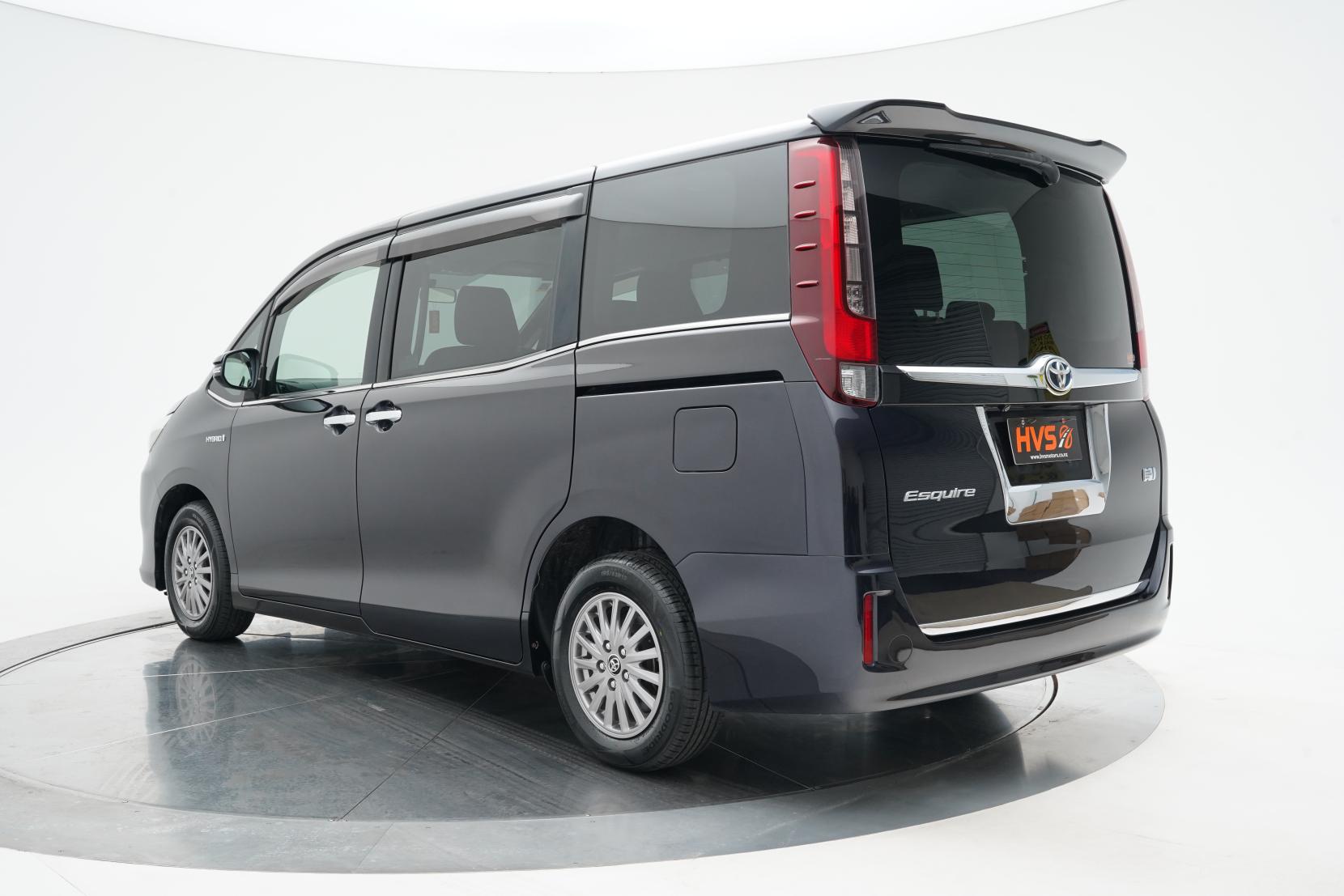 Toyota Esquire 1.8 HYBRID GI