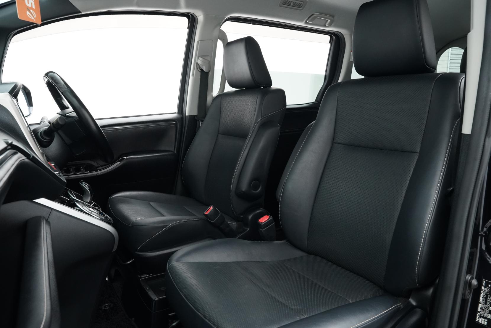 Toyota Esquire 1.8 HYBRID GI