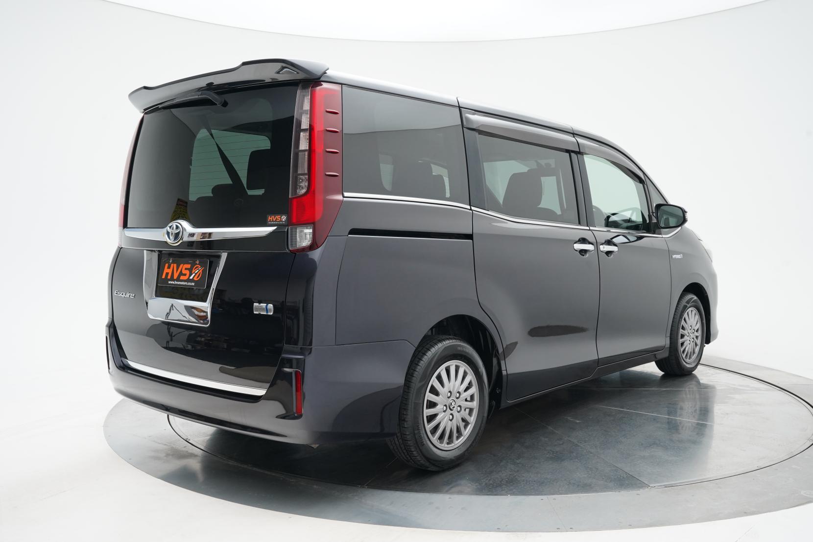 Toyota Esquire 1.8 HYBRID GI