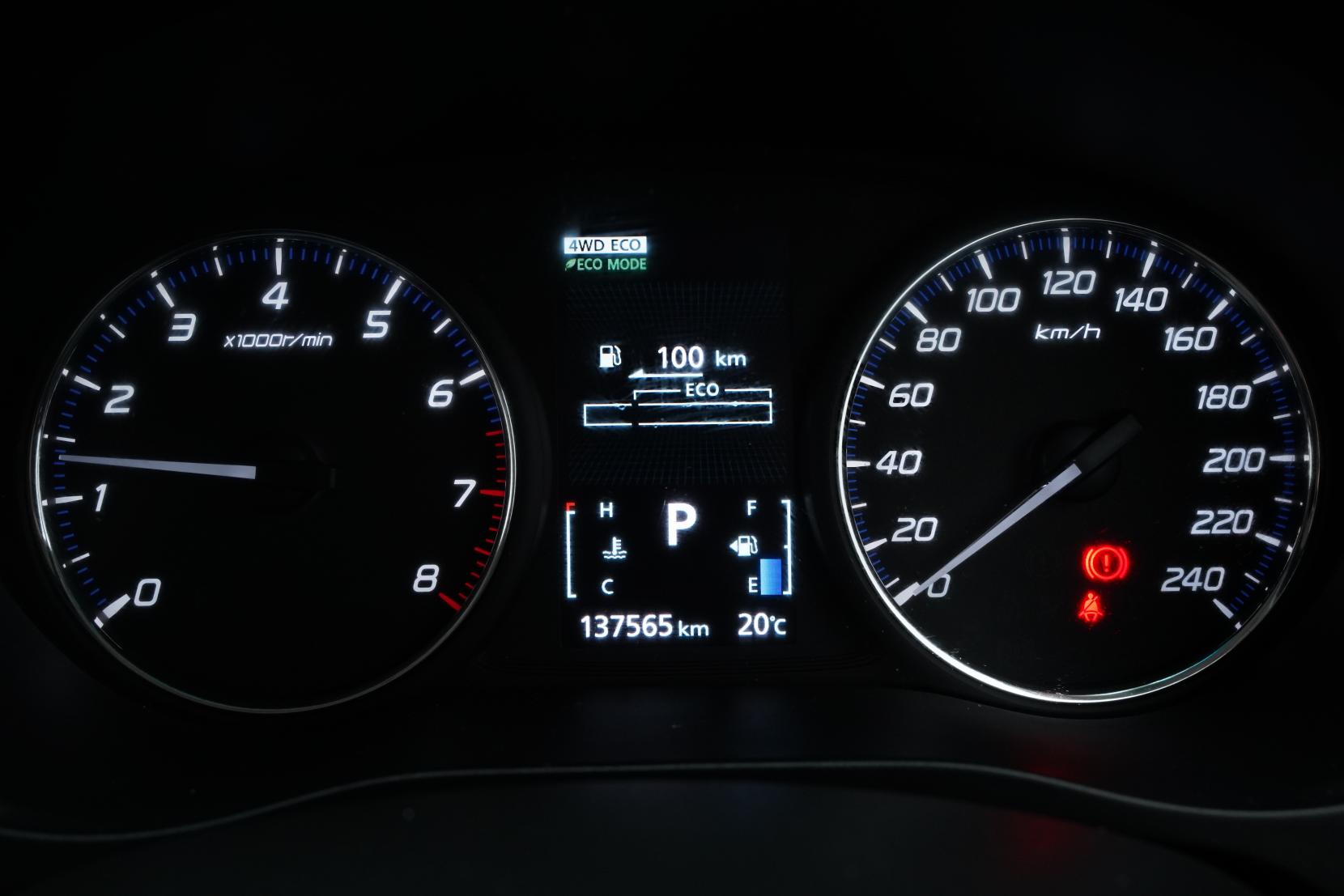 Mitsubishi Outlander 2.4 LS 2.4P/4WD/CVT