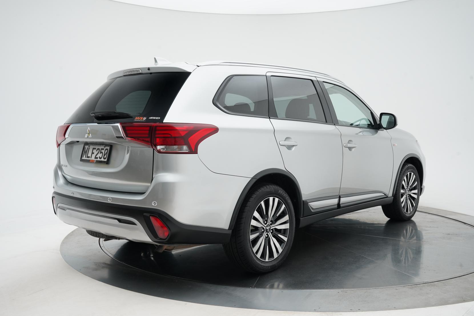 Mitsubishi Outlander 2.4 LS 2.4P/4WD/CVT