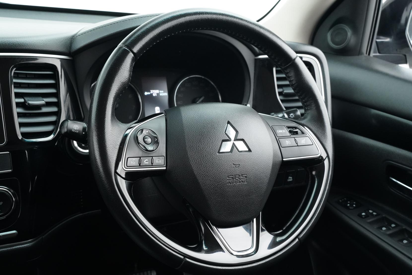 Mitsubishi Outlander 2.4 LS 2.4P/4WD/CVT