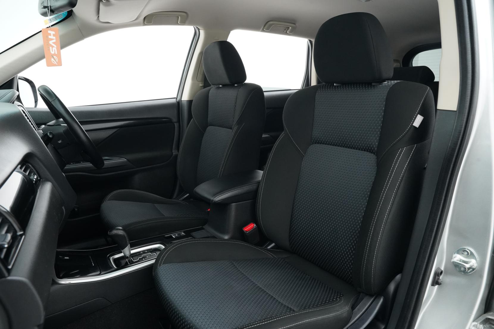 Mitsubishi Outlander 2.4 LS 2.4P/4WD/CVT